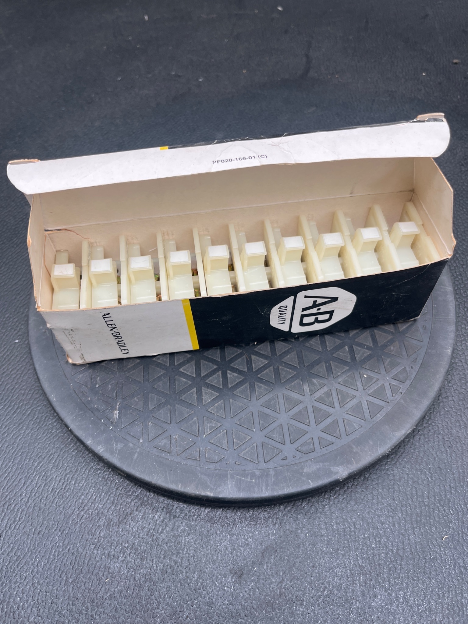 ALLEN‑BRADLEY 1492‑CE9 Series B Terminal Block 10 PCS NEW 1