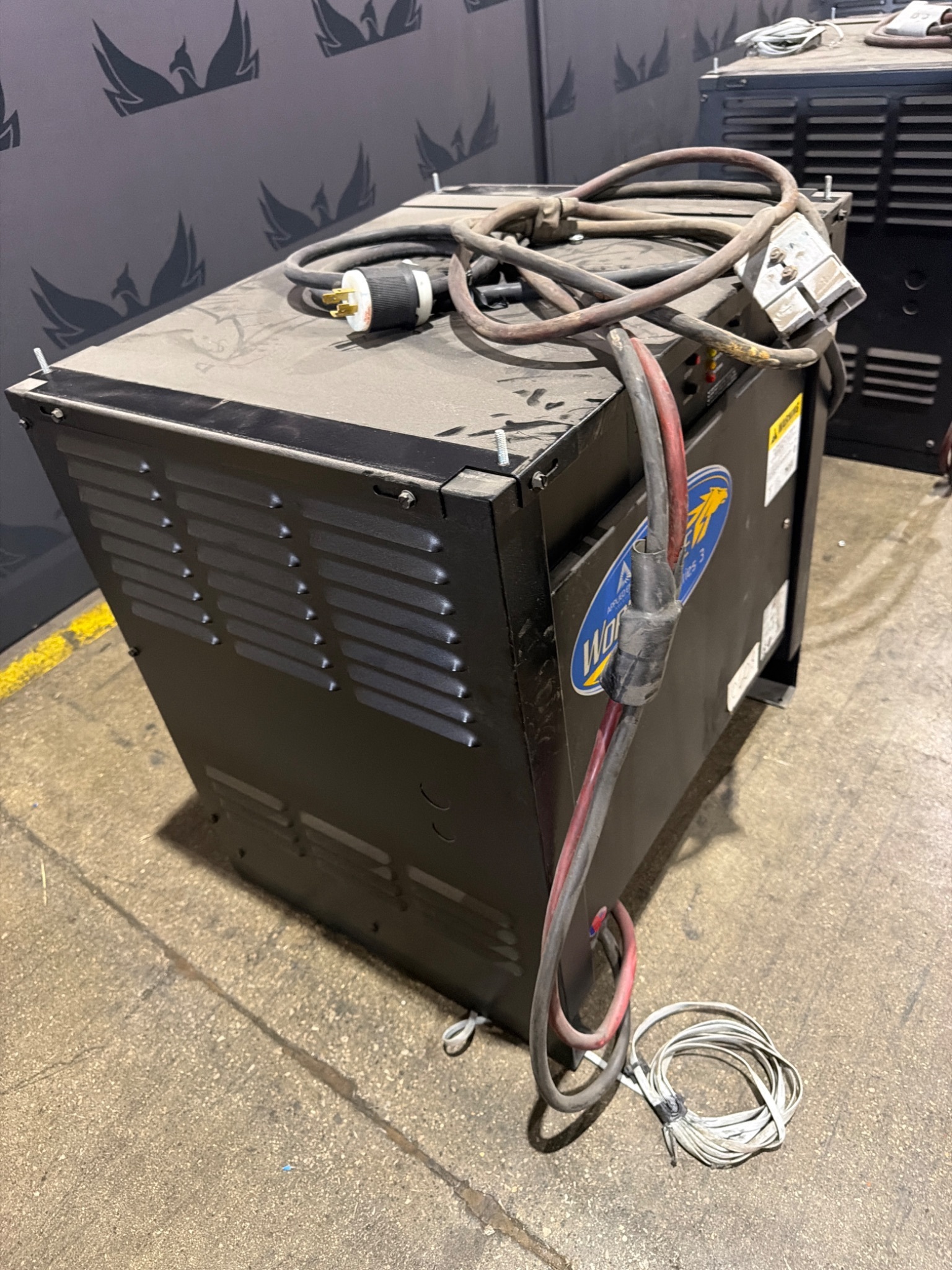 APPLIED ENERGY SOLUTIONS 18Y0965X3D WorkHorse Series 3 Battery Charger 36V USED 1