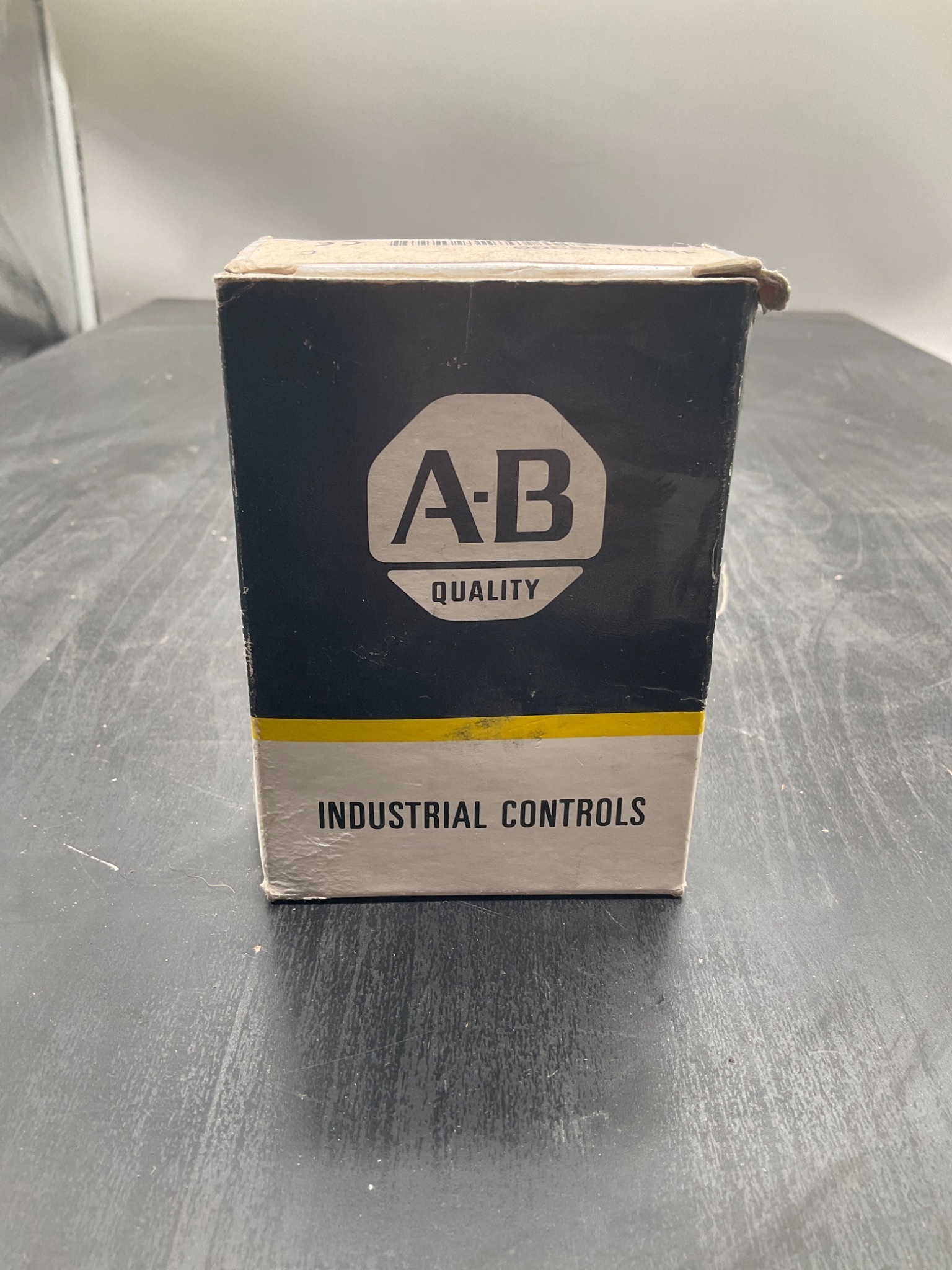 ALLEN‑BRADLEY 42MRU‑5200 Photoswitch Polarized Retroreflective NEW 5