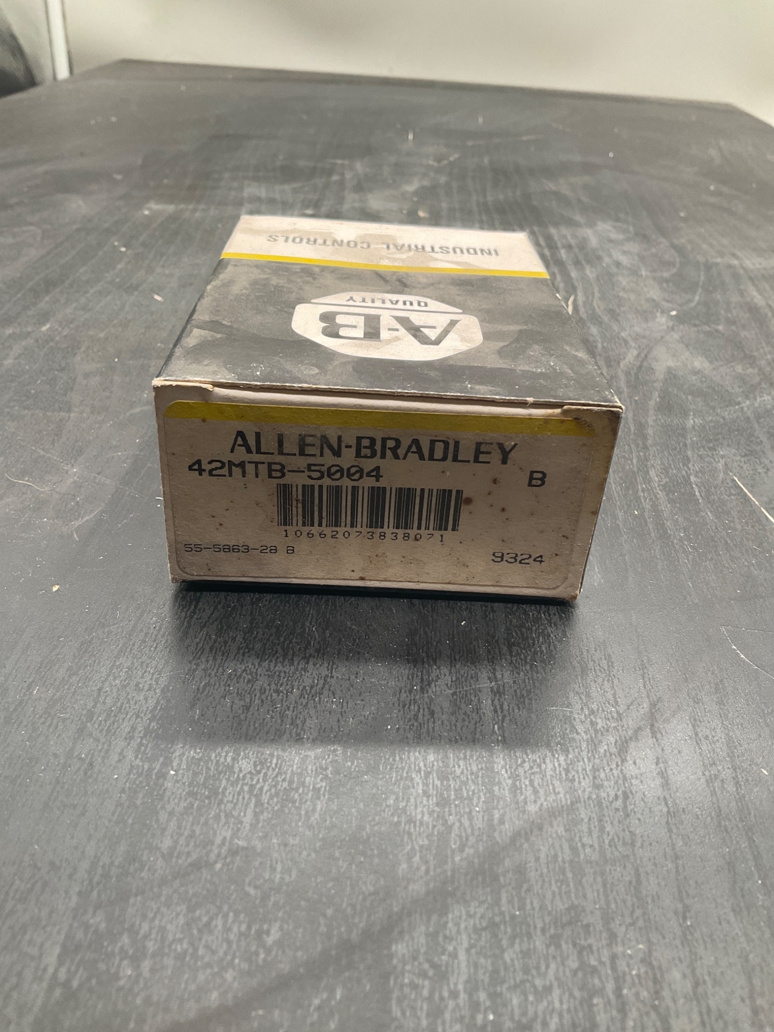 ALLEN‑BRADLEY 42MTB‑5004 Photoswitch Terminal Base NEW 5