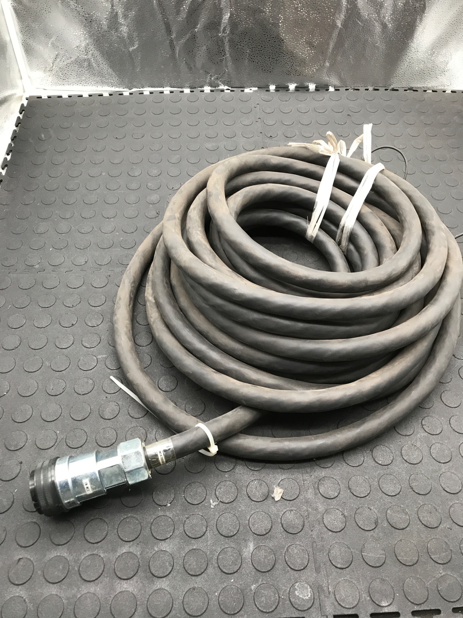 YASKAWA HW0470068‑15 Industrial Robot Power Cable USED 0