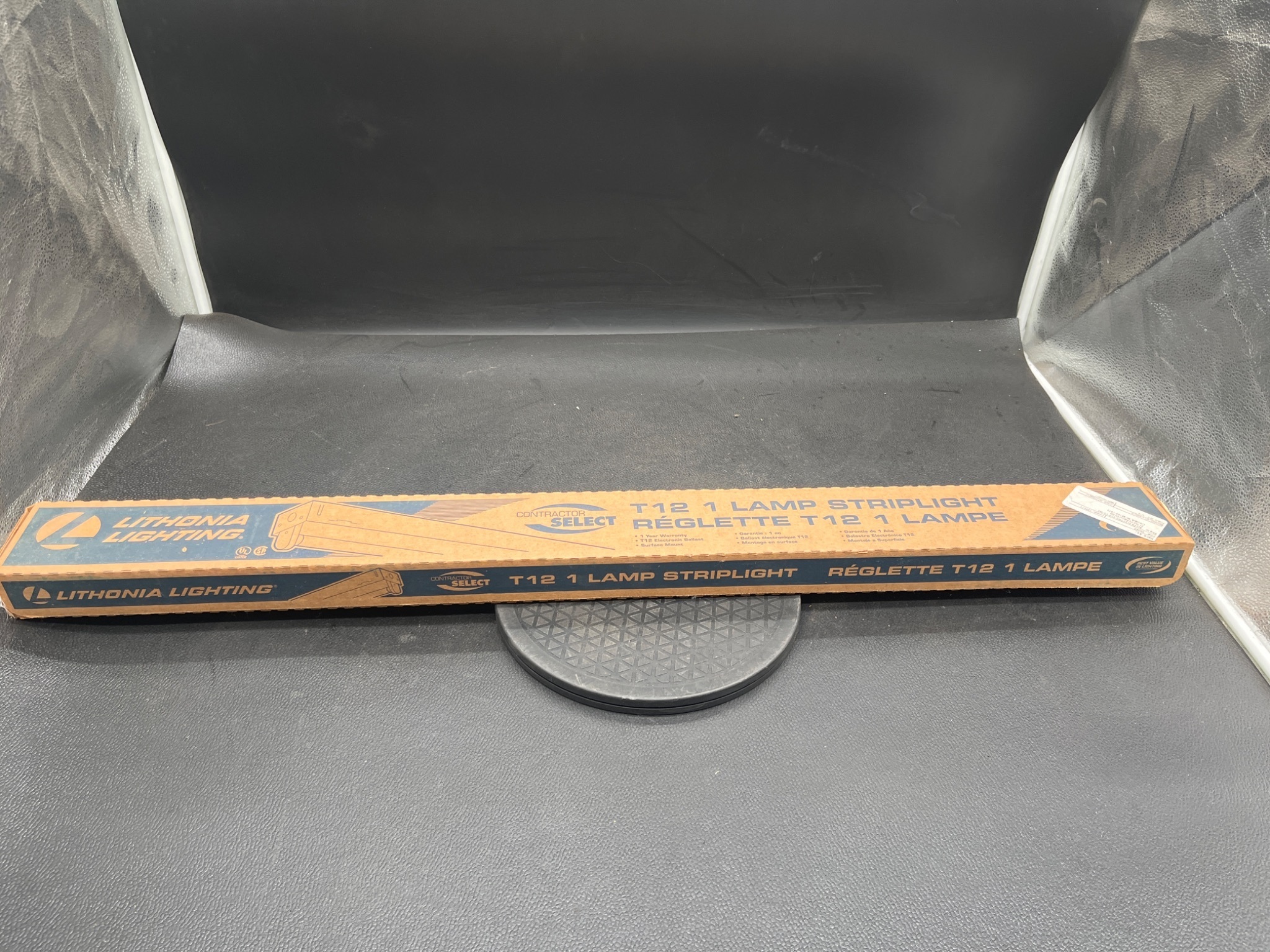 LITHONIA LIGHTING S130 3ft Narrow Strip Fluorescent Light NEW 0