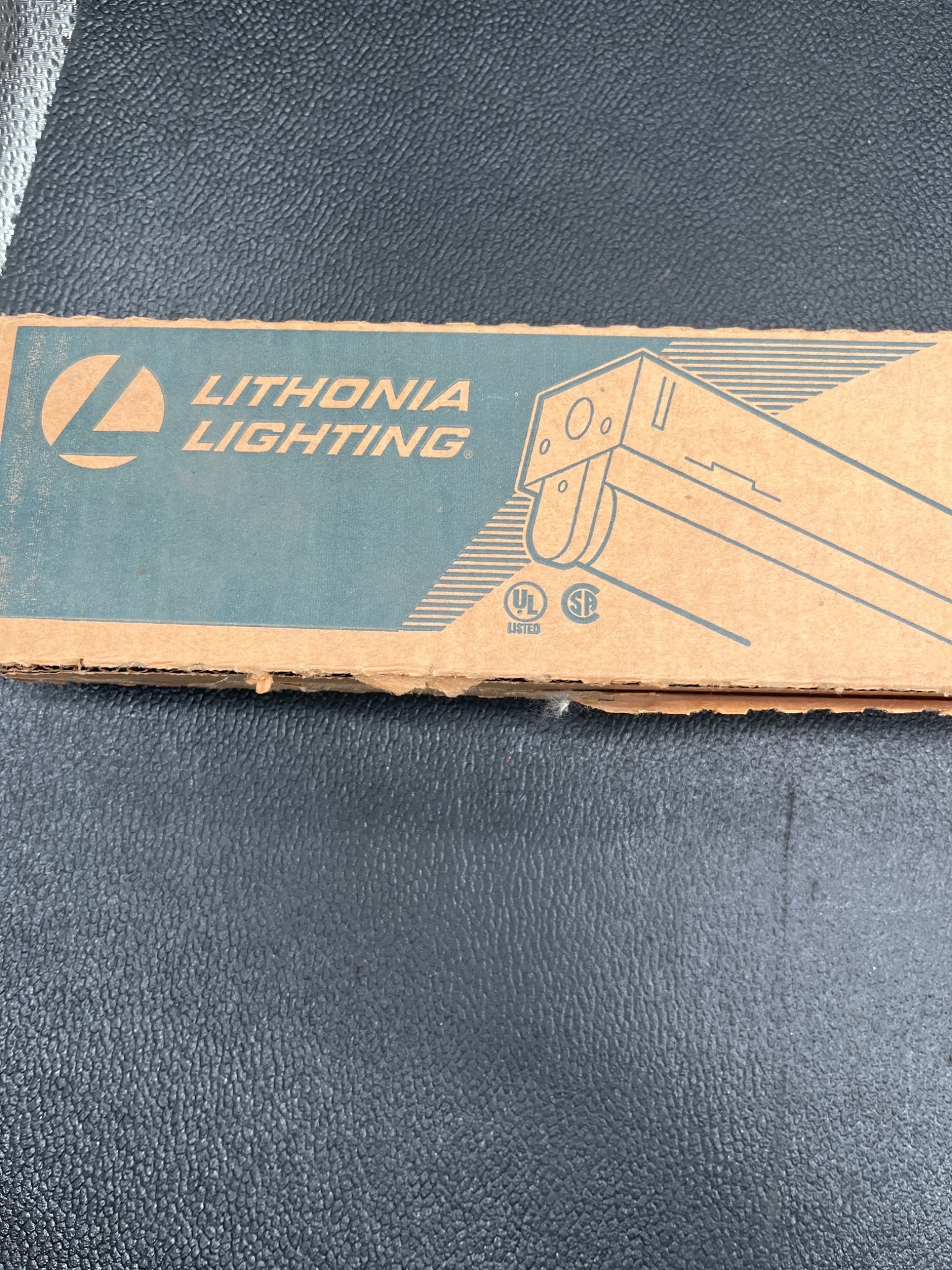 LITHONIA LIGHTING S130 120 LPF 3ft Narrow Strip Fluorescent Light NEW 1