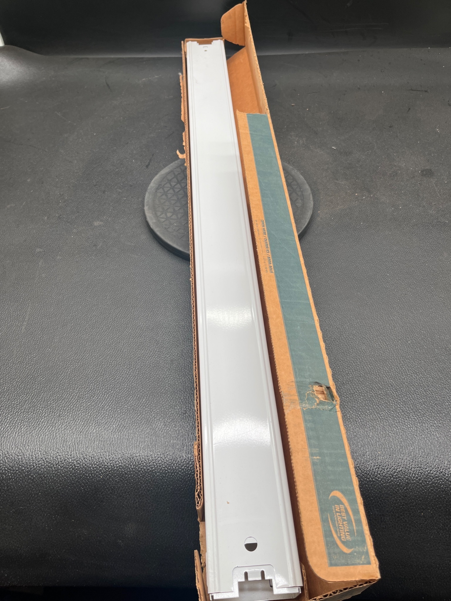 LITHONIA LIGHTING S130 120 LPF 3ft Narrow Strip Fluorescent Light NEW 5