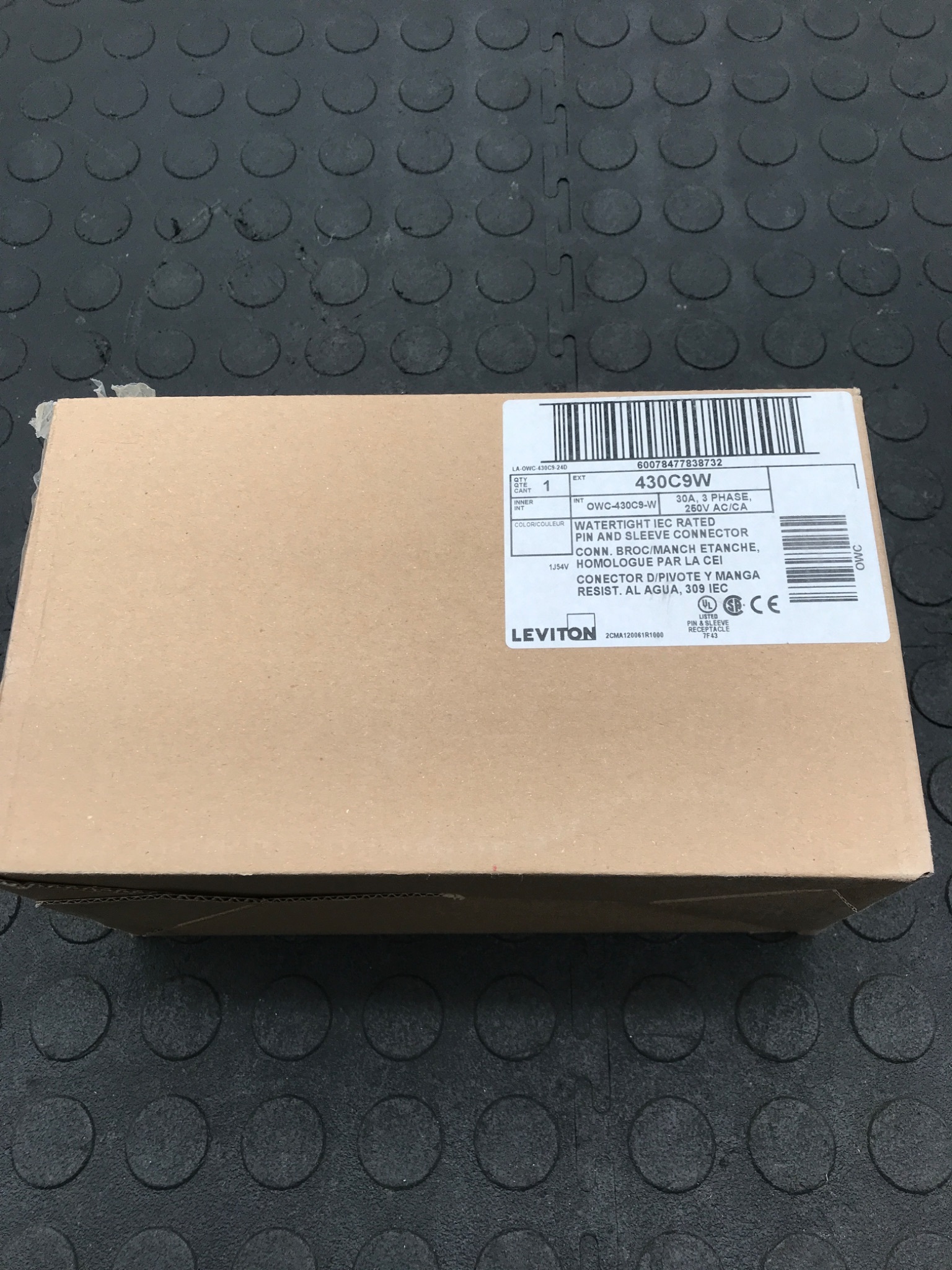LEVITON 430C9W Watertight Pin & Sleeve Connector NEW 0