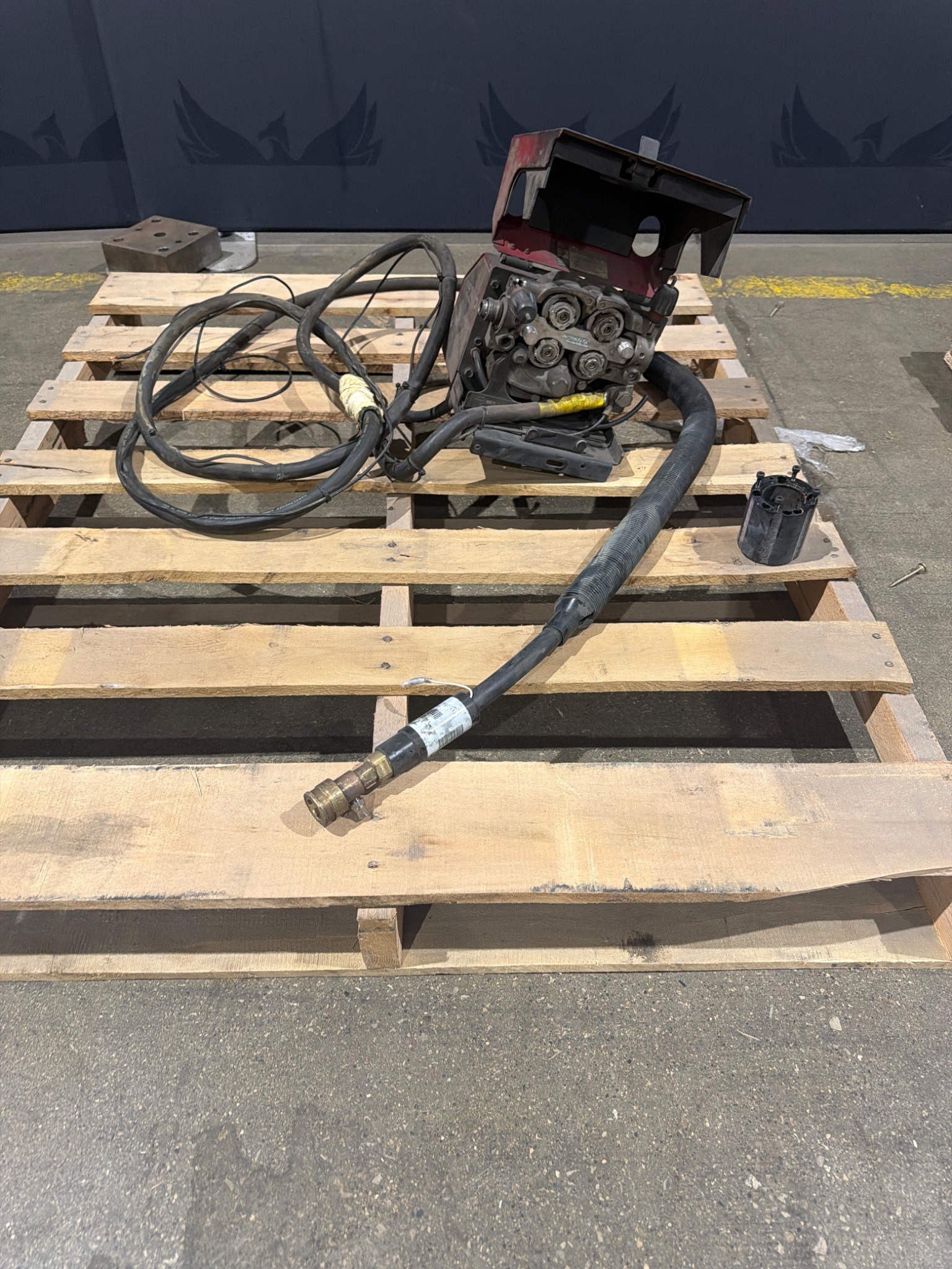 LINCOLN ELECTRIC AUTODRIVE 4R100 Industrial Wire Feeder USED 1