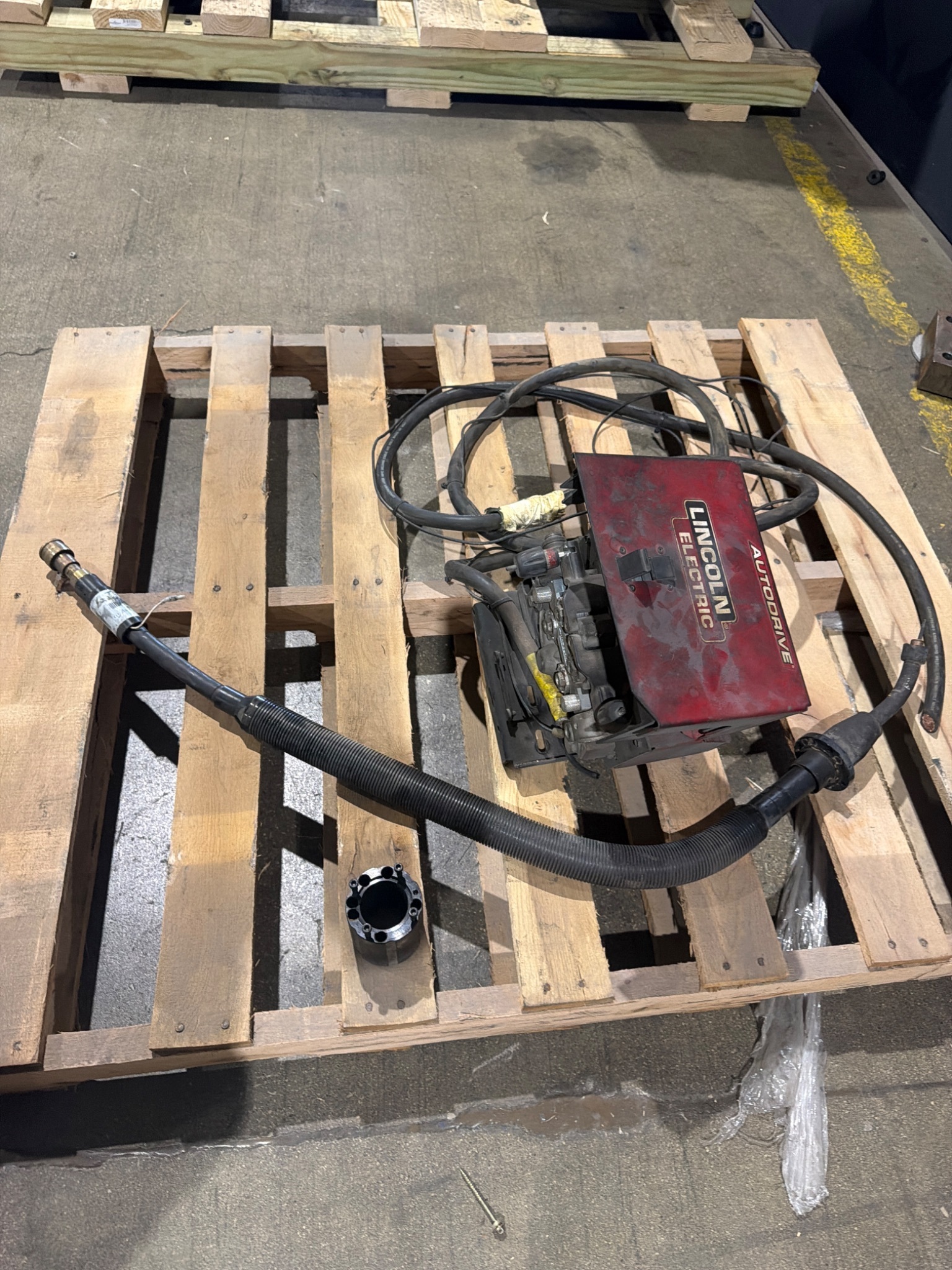 LINCOLN ELECTRIC AUTODRIVE 4R100 Industrial Wire Feeder USED 3