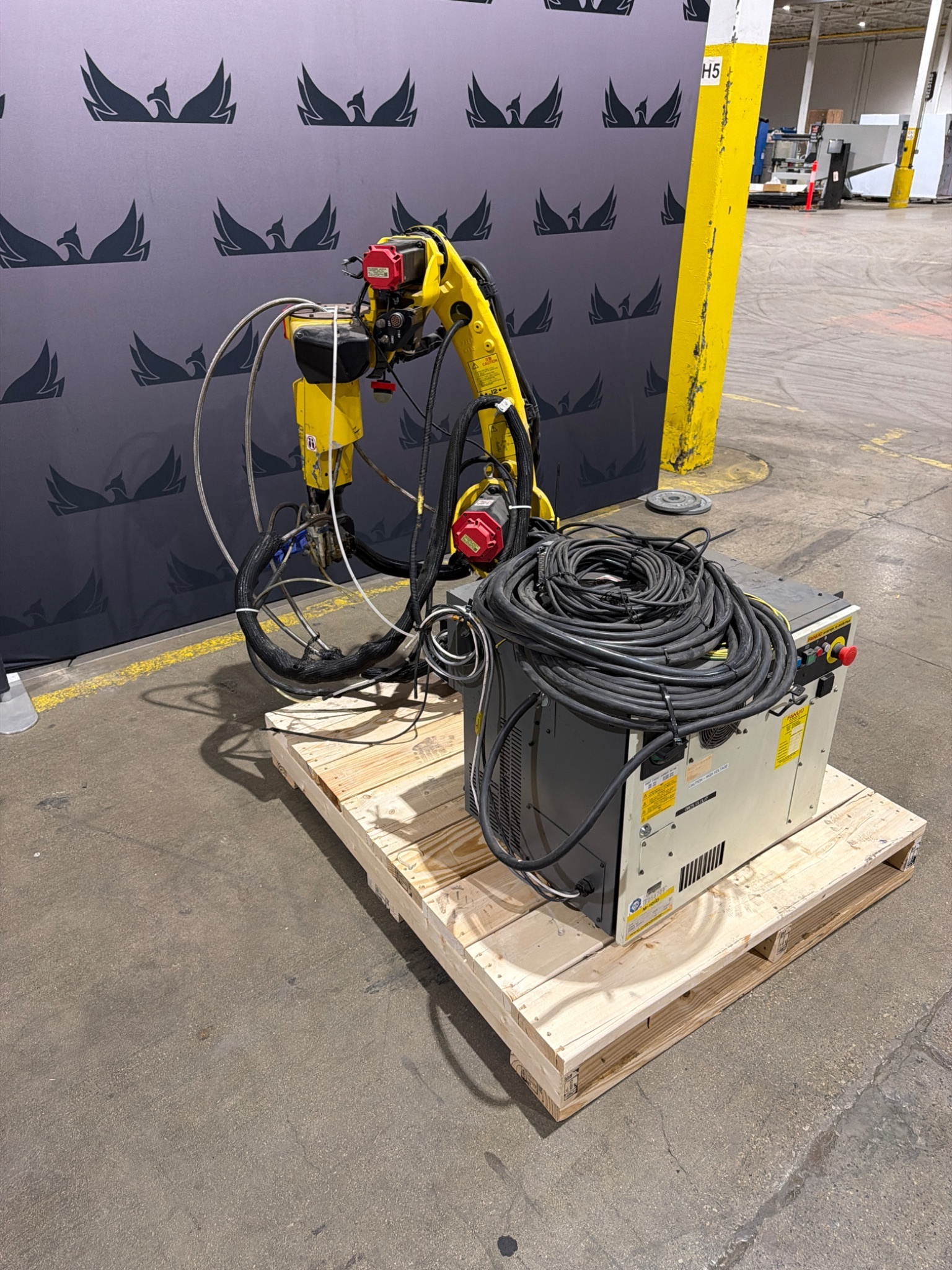 FANUC M‑10iD/12 Complete w/ R‑30iB Plus Controller USED - Missing Pendant 5