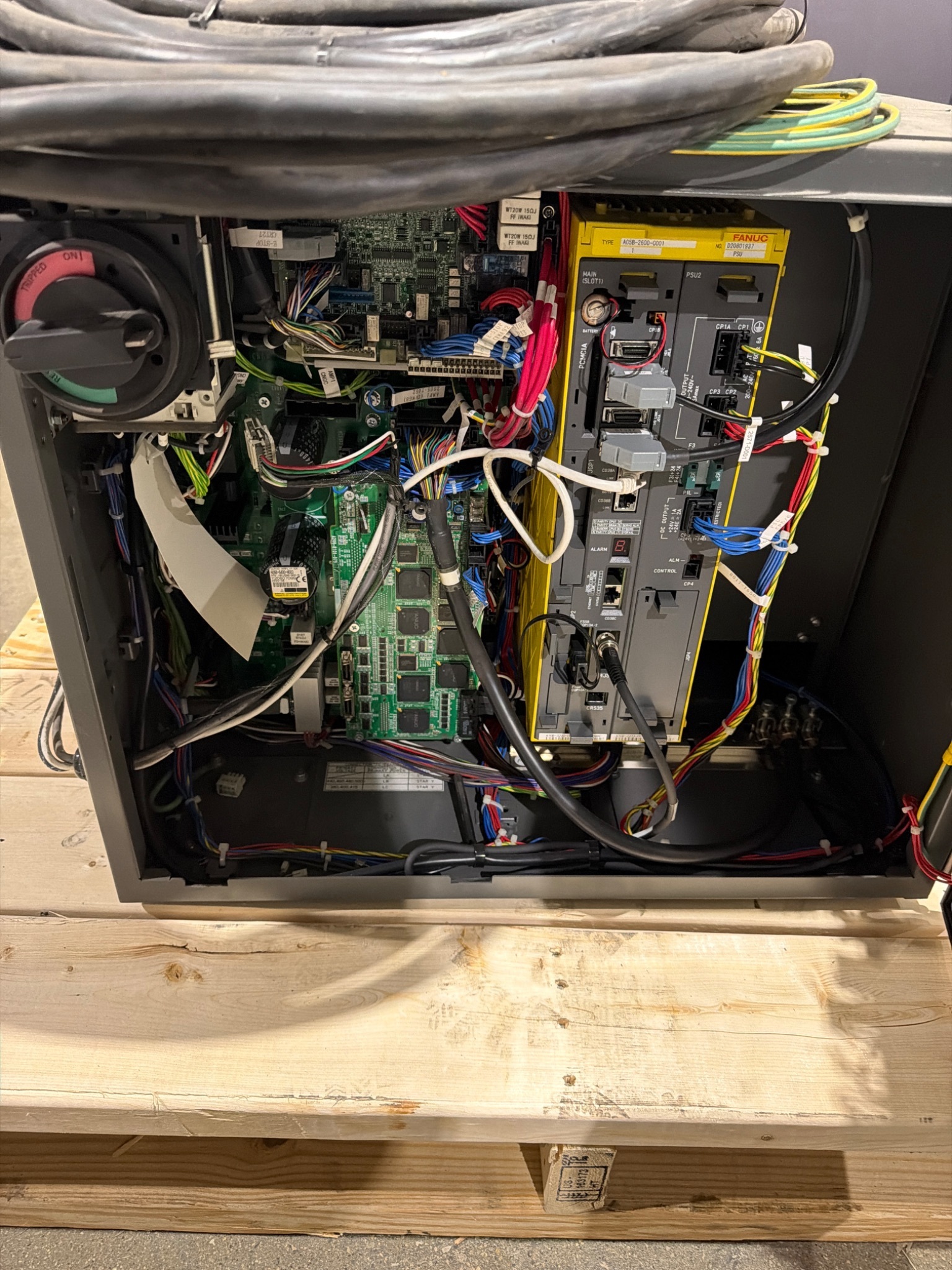 FANUC M‑10iD/12 Complete w/ R‑30iB Plus Controller USED - Missing Pendant 7