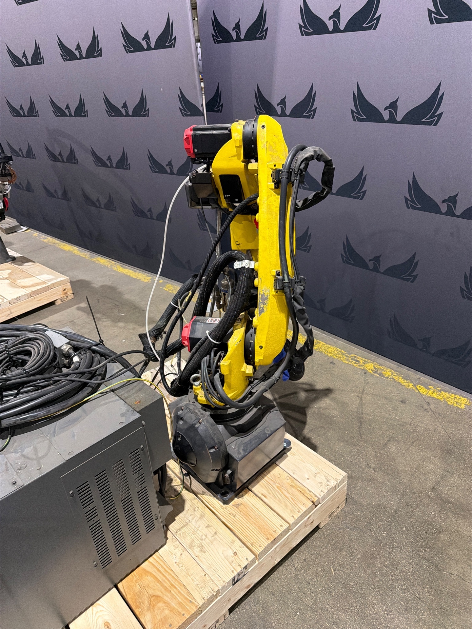 FANUC M‑10iD/12 Complete w/ R‑30iB Plus Controller USED - Missing Pendant 8