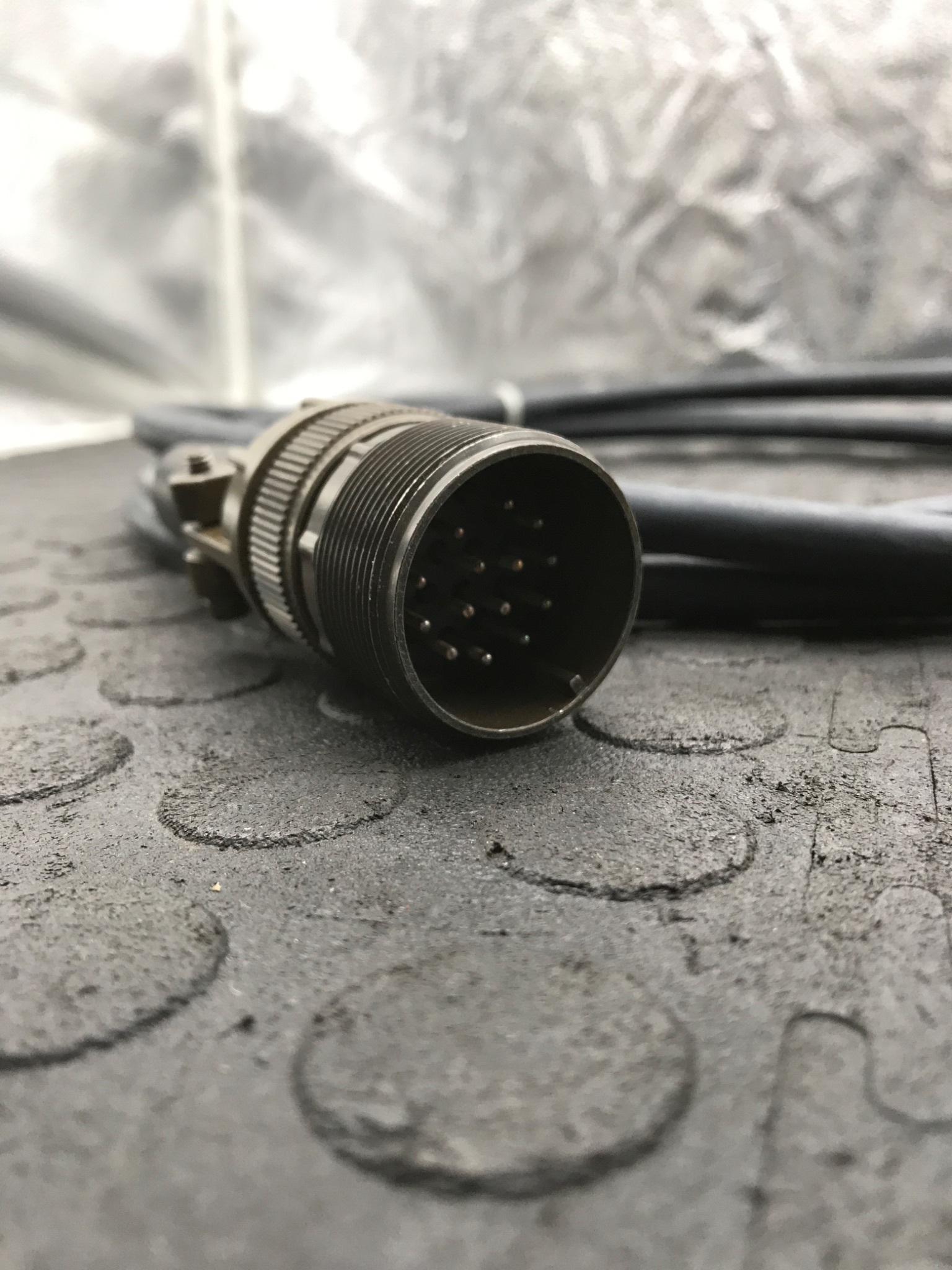 IGUS CHAINFLEX Encoder / Feedback Cable With 14‑Pin Circular Connectors USED 2