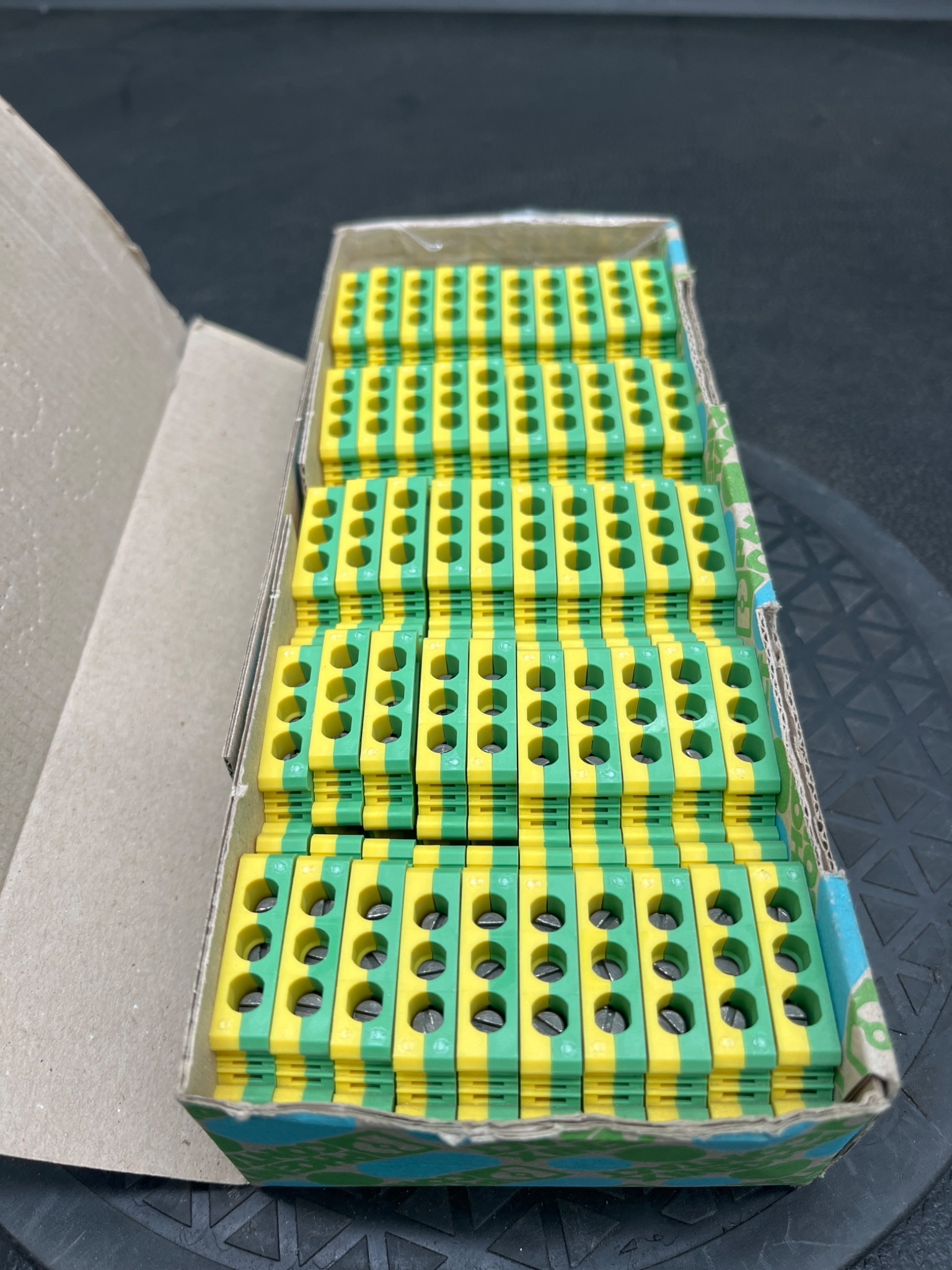PHOENIX CONTACT USLKG10 Ground Terminal Blocks NEW 2
