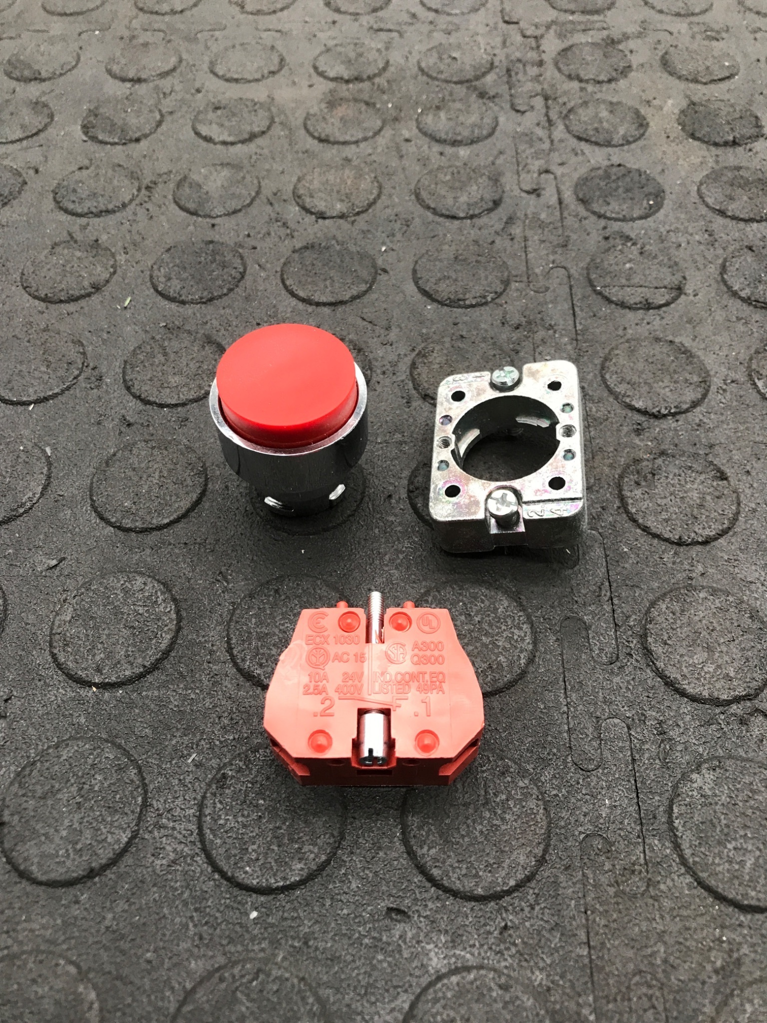AUTOMATION DIRECT GCX1111 Pushbutton Assembly NEW 0