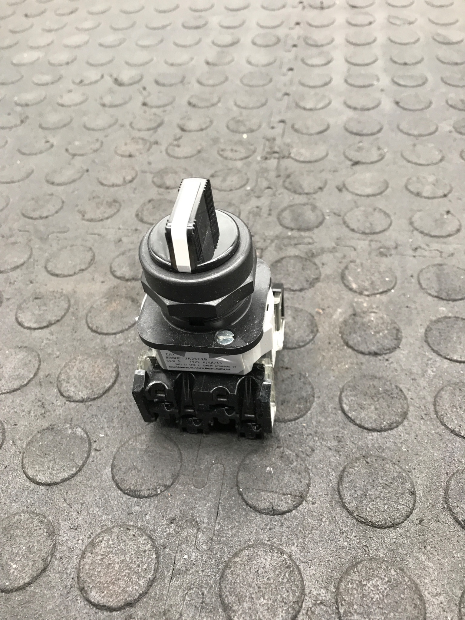 ALLEN‑BRADLEY 800HC‑JR2KC1B Selector Switch NEW 0