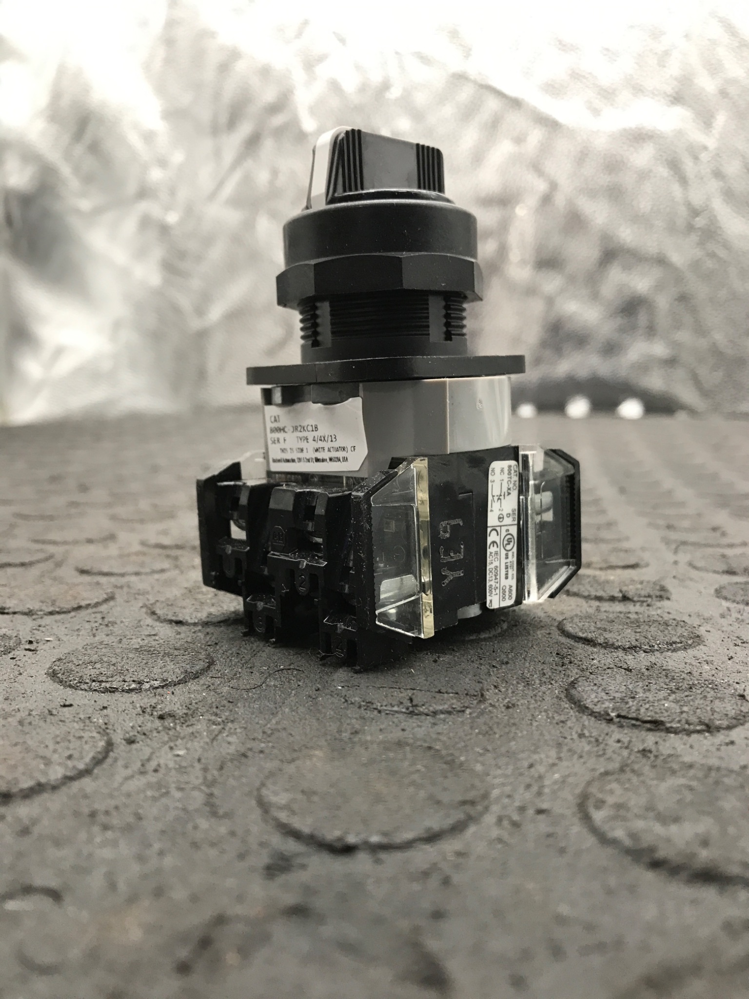 ALLEN‑BRADLEY 800HC‑JR2KC1B Selector Switch NEW 1