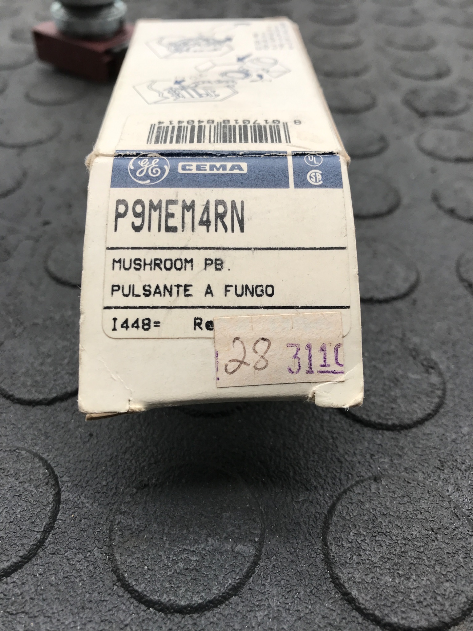 GENERAL ELECTRIC P9MEM4RN Mushroom Push Button NEW 2
