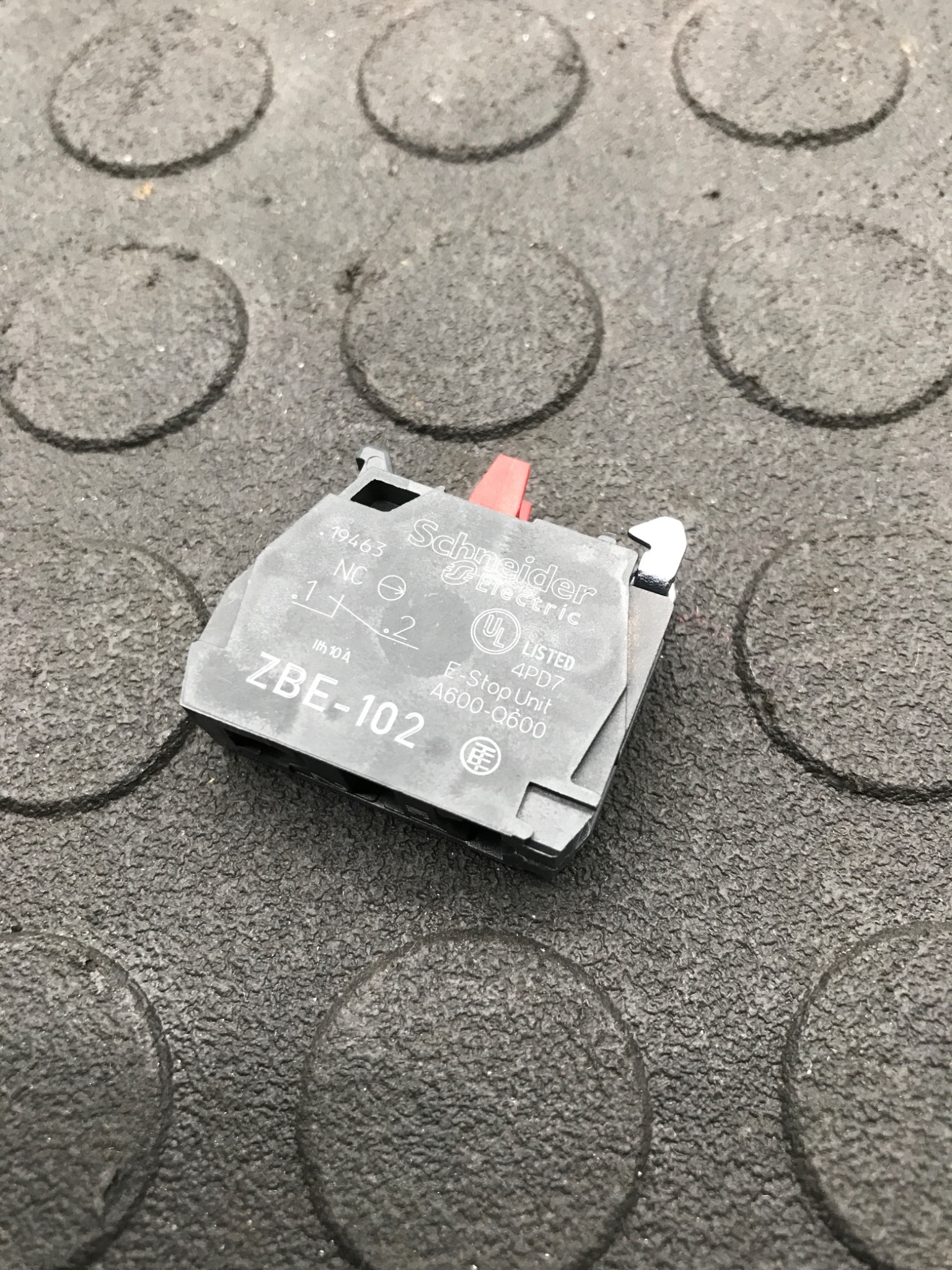 SCHNEIDER ELECTRIC ZBE102 Contact Block NEW 0