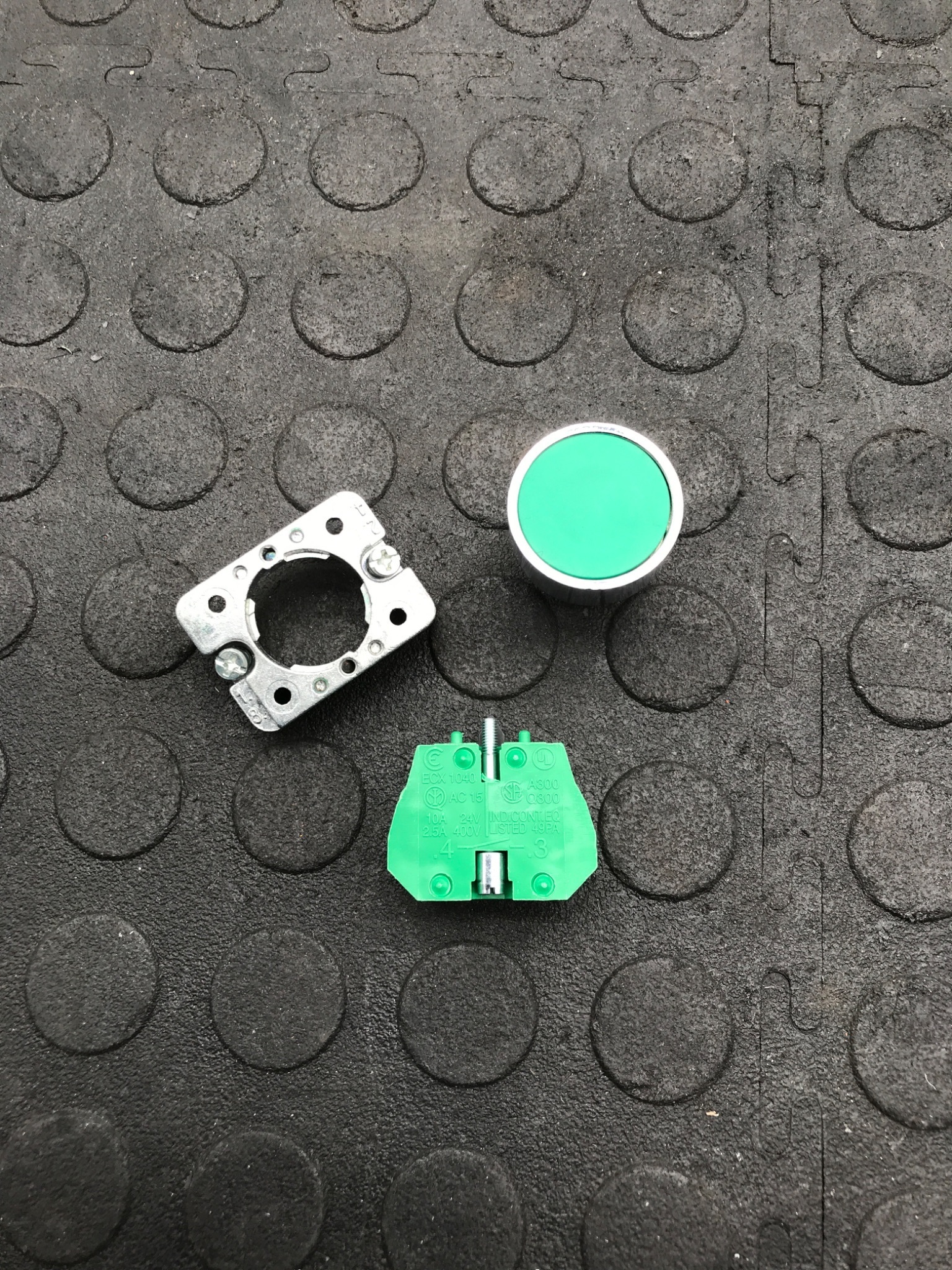 AUTOMATION DIRECT GCX1102 Pushbutton Assembly NEW 0