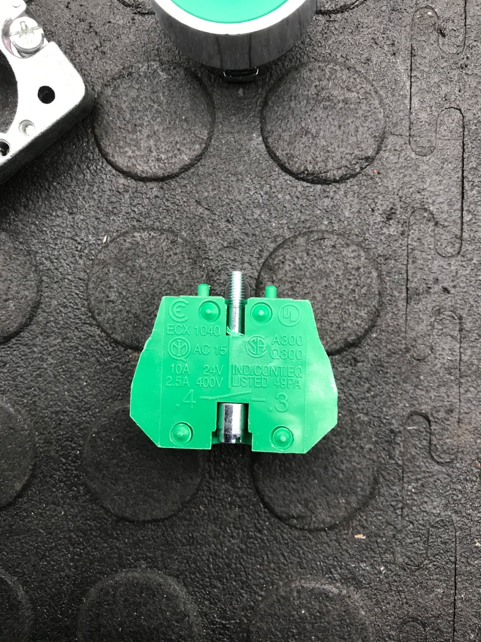 AUTOMATION DIRECT GCX1102 Pushbutton Assembly NEW 2
