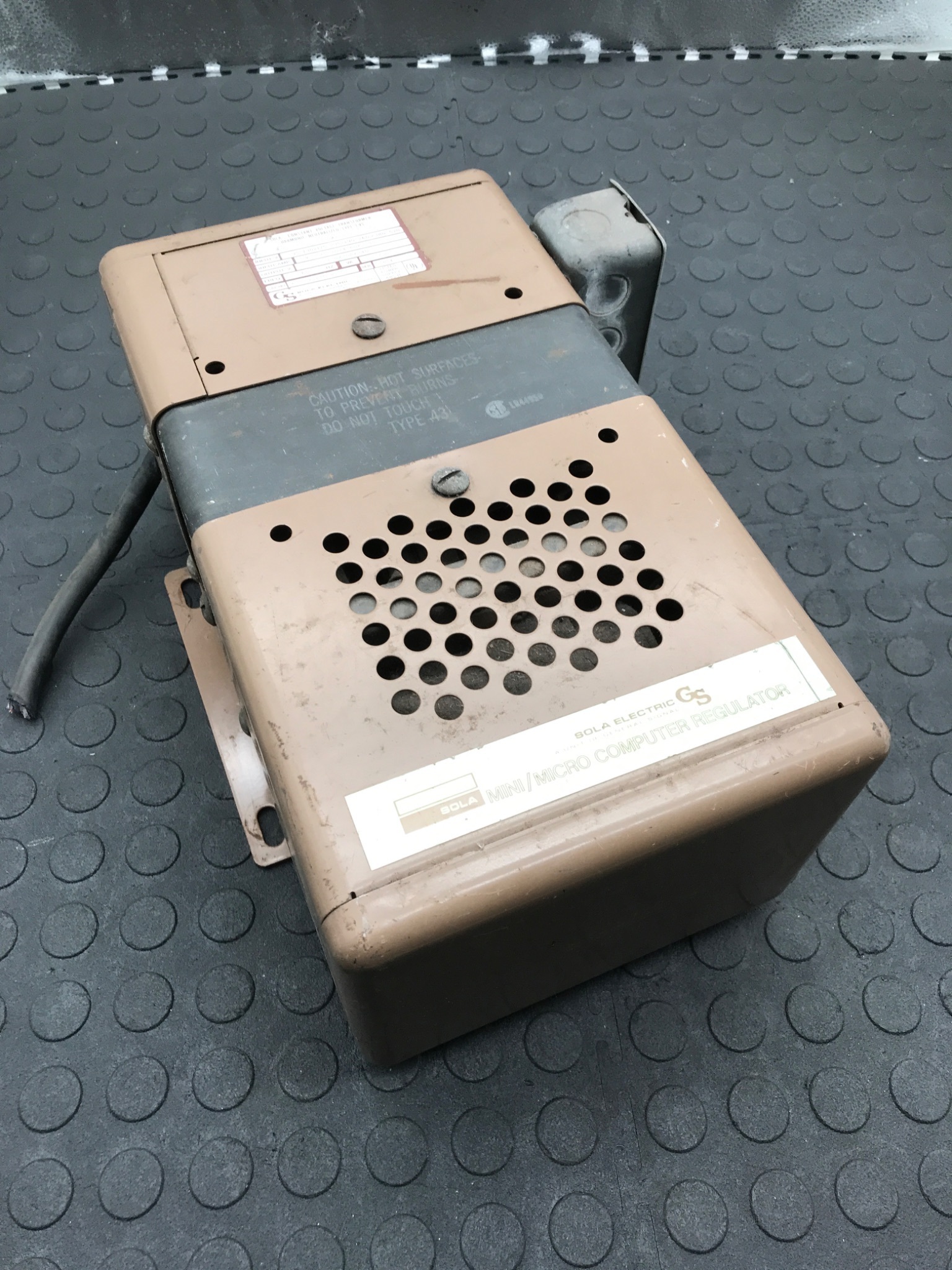 SOLA ELECTRIC 63‑23‑175‑8 Constant Voltage Transformer USED 0