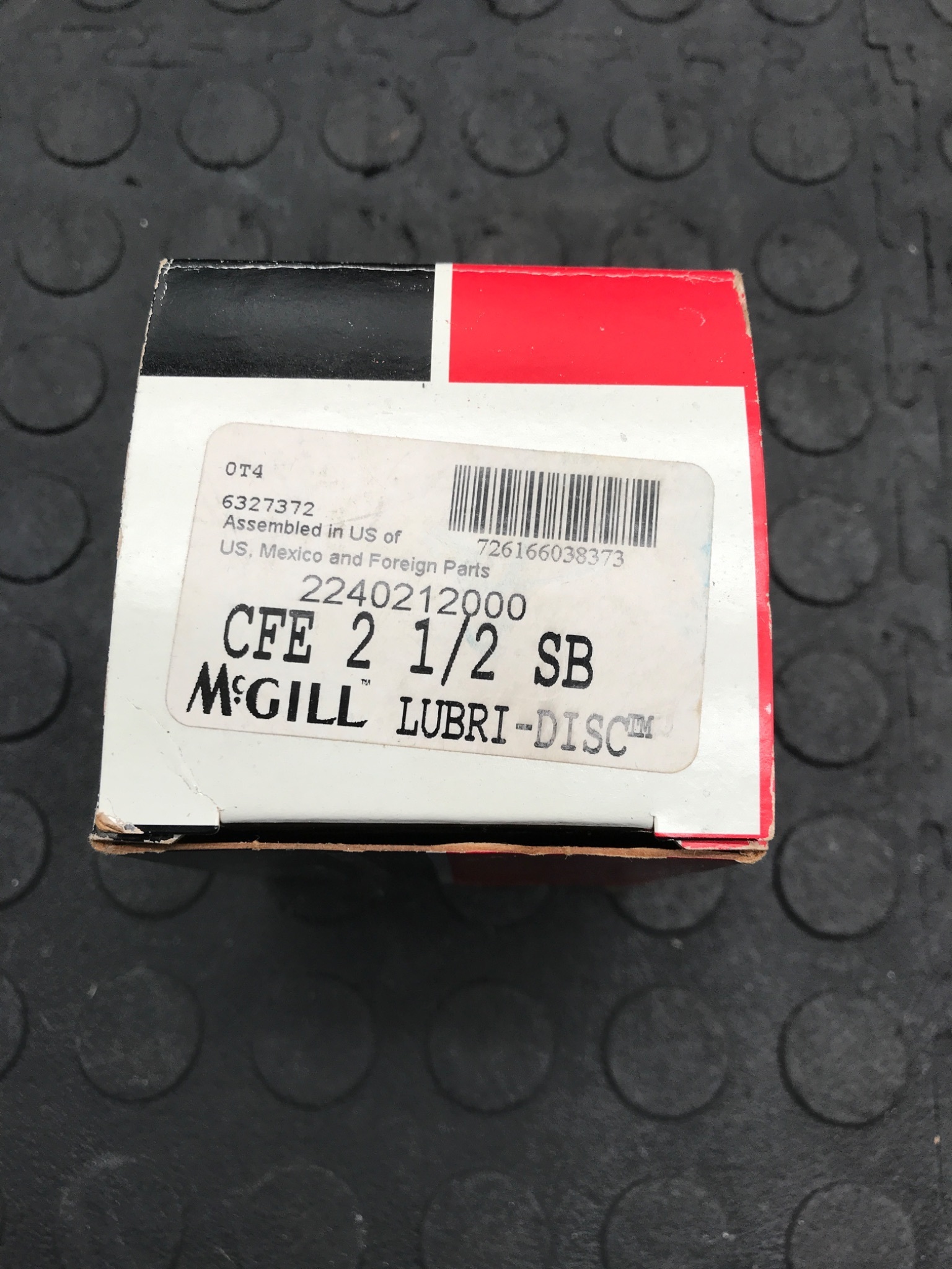 McGill CFE 2‑1/2 SB Stud Type Cam Follower NEW 1