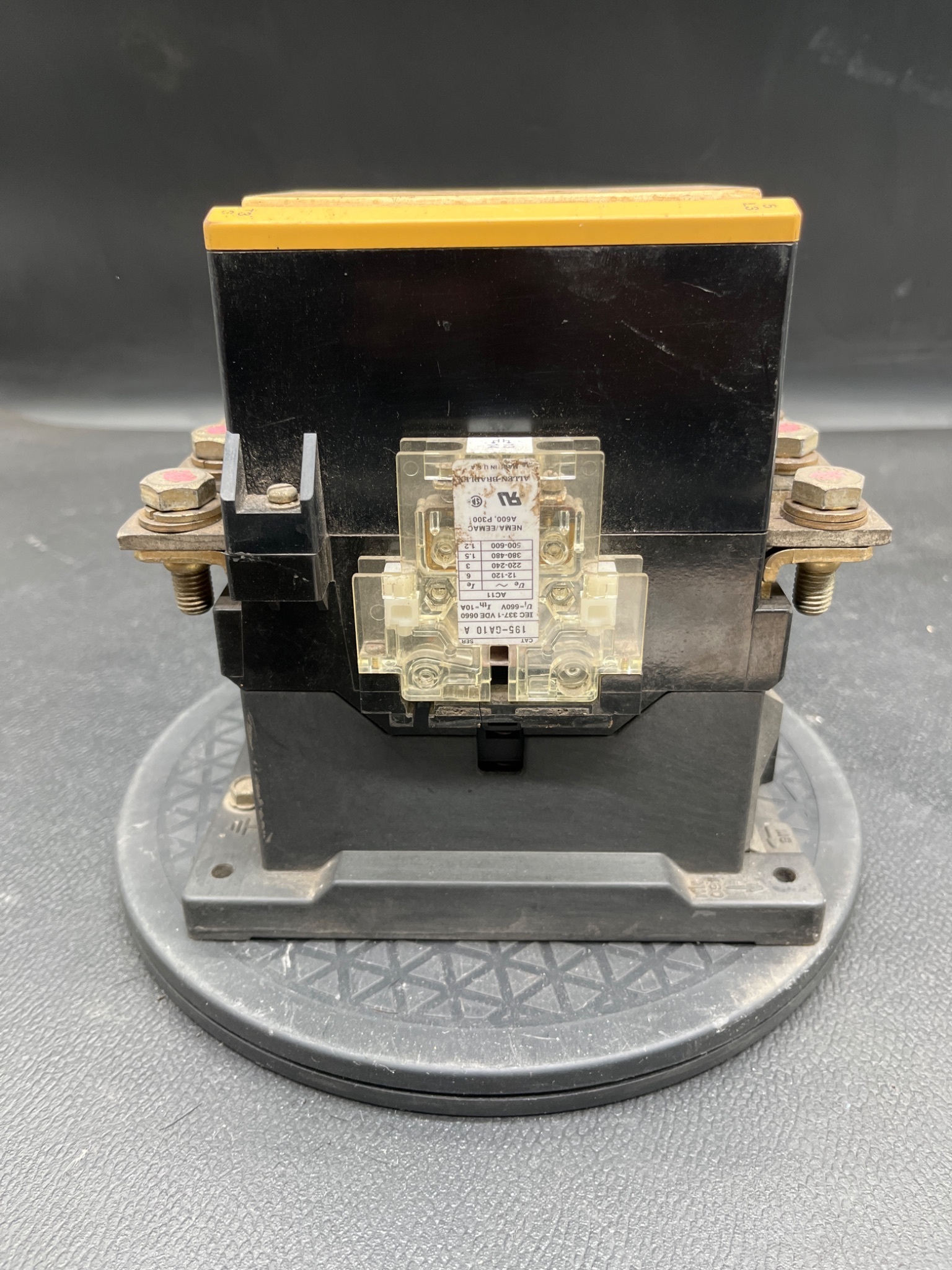ALLEN‑BRADLEY 100‑B180N*3 B IEC Contactor USED 2