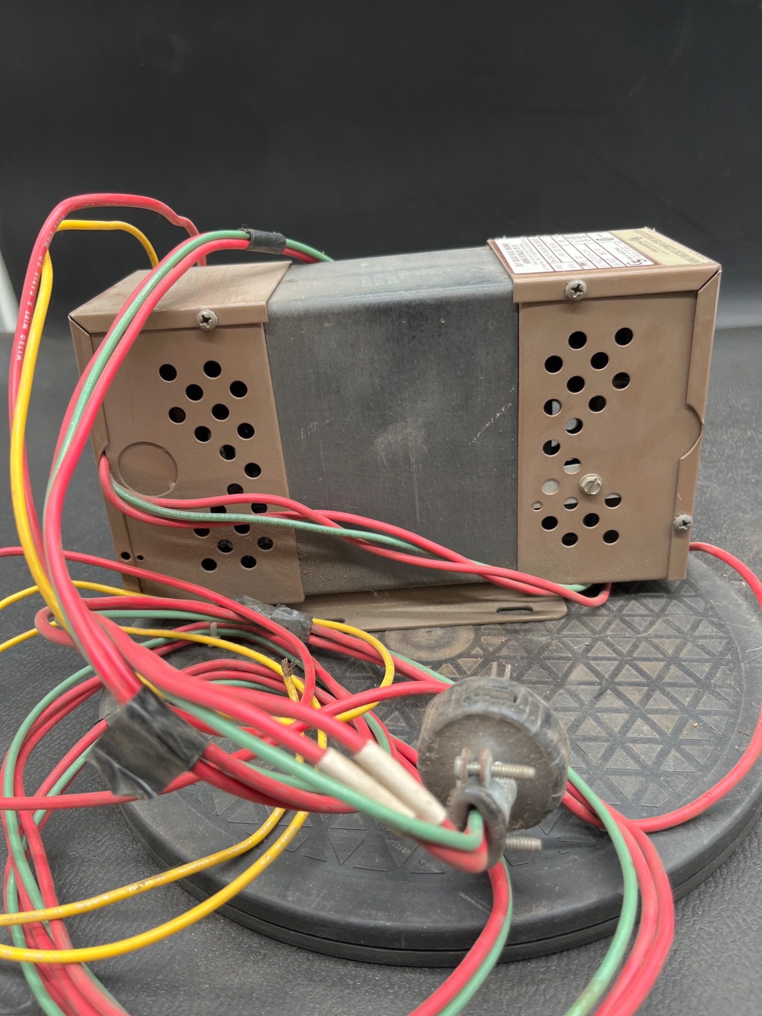 SOLA ELECTRIC 63‑23‑112‑4 Constant Voltage Transformer USED 4