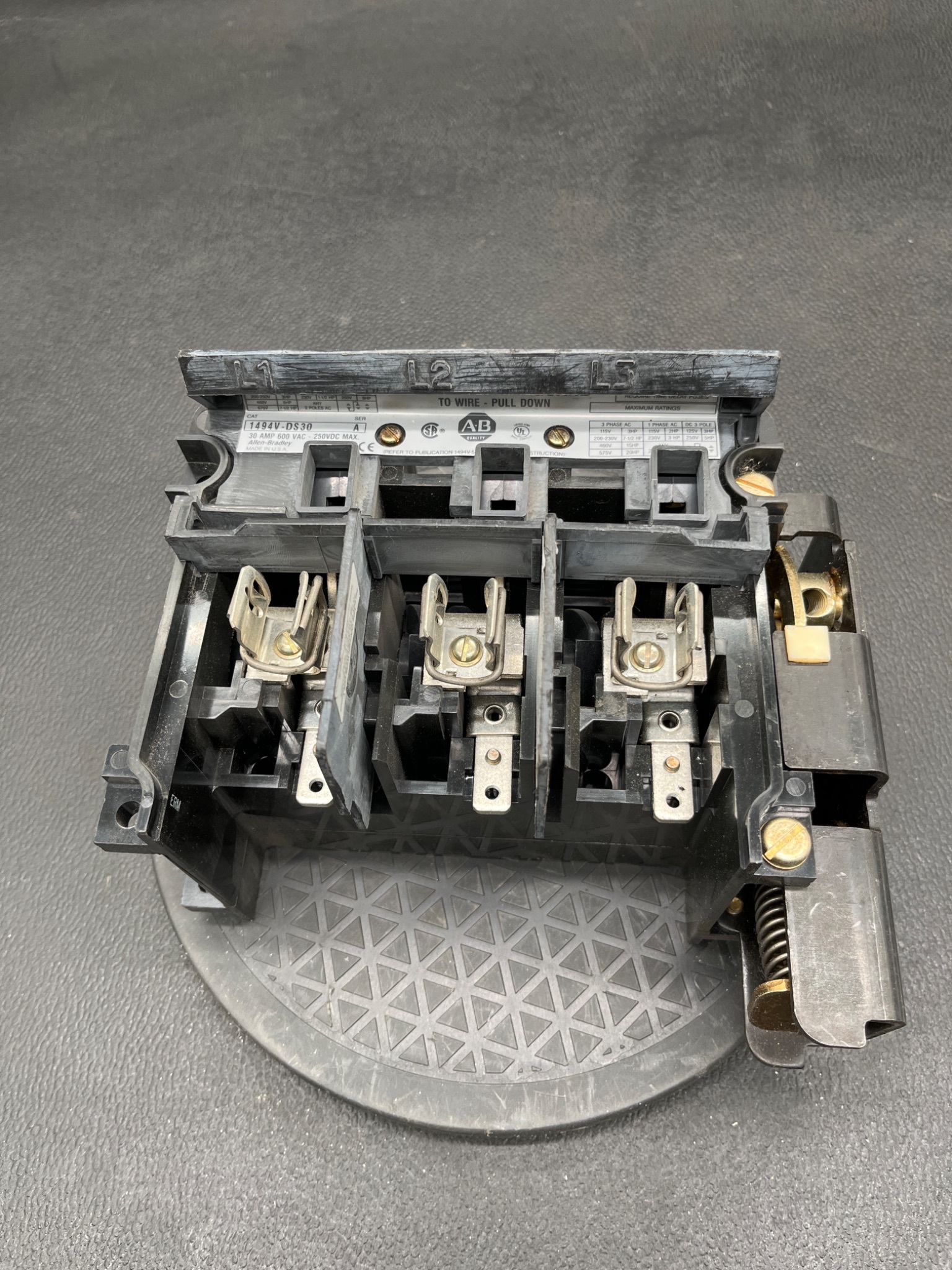 ALLEN‑BRADLEY 1494V‑DS30 Disconnect Switch USED 0