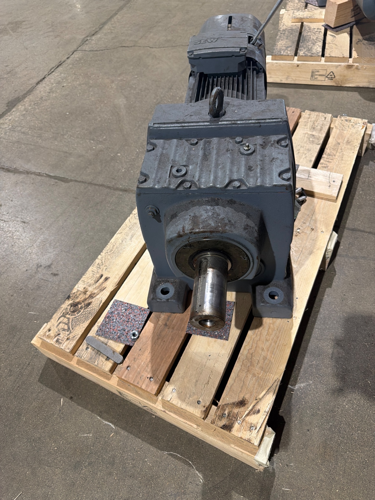 SEW‑EURODRIVE R97 DRL132S4BE11HR/TF/ES7S Gearmotor USED 2