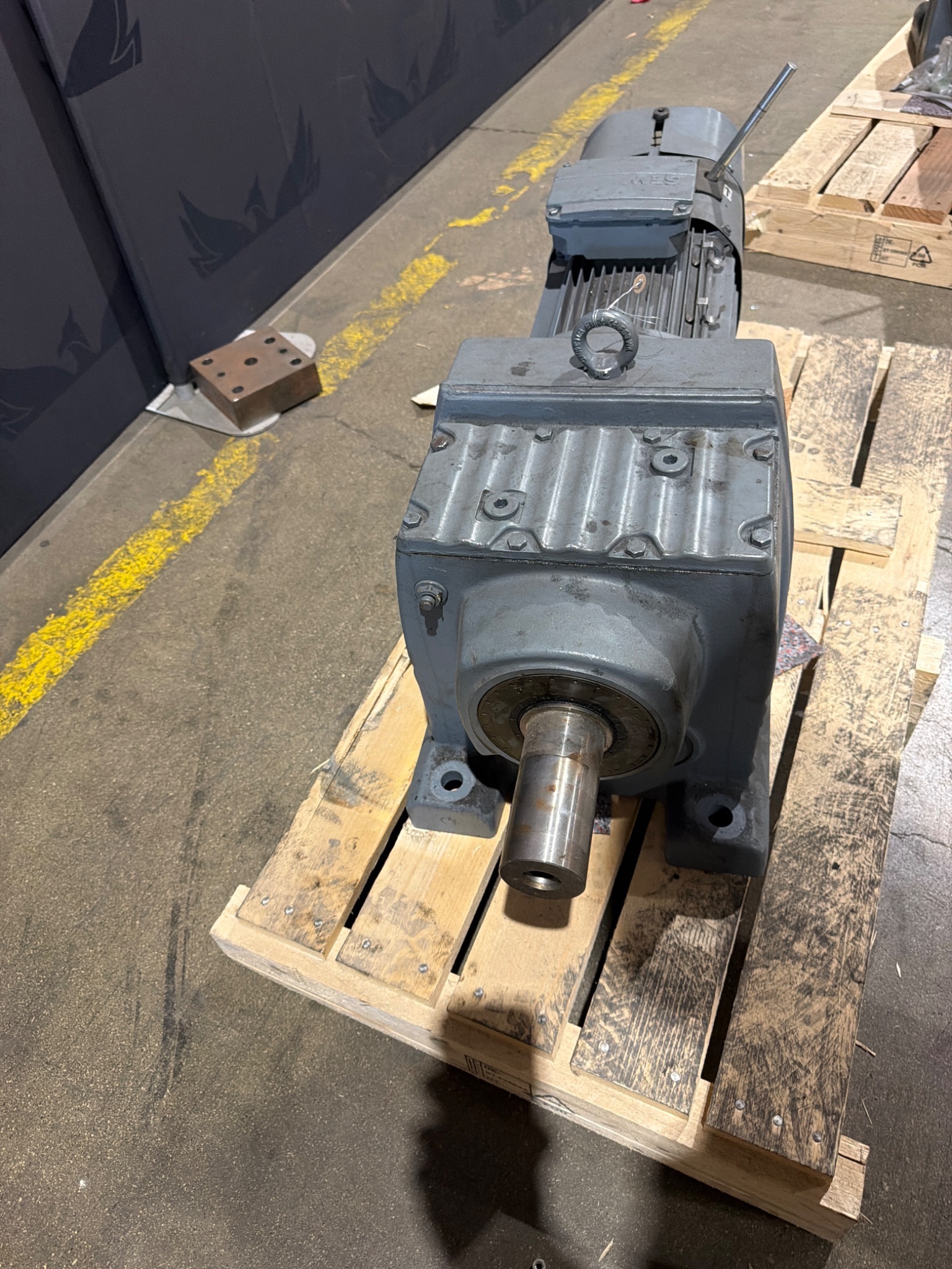 SEW‑EURODRIVE R97 DRL132S4BE11HR/TF/ES7S Helical Gearmotor USED 1