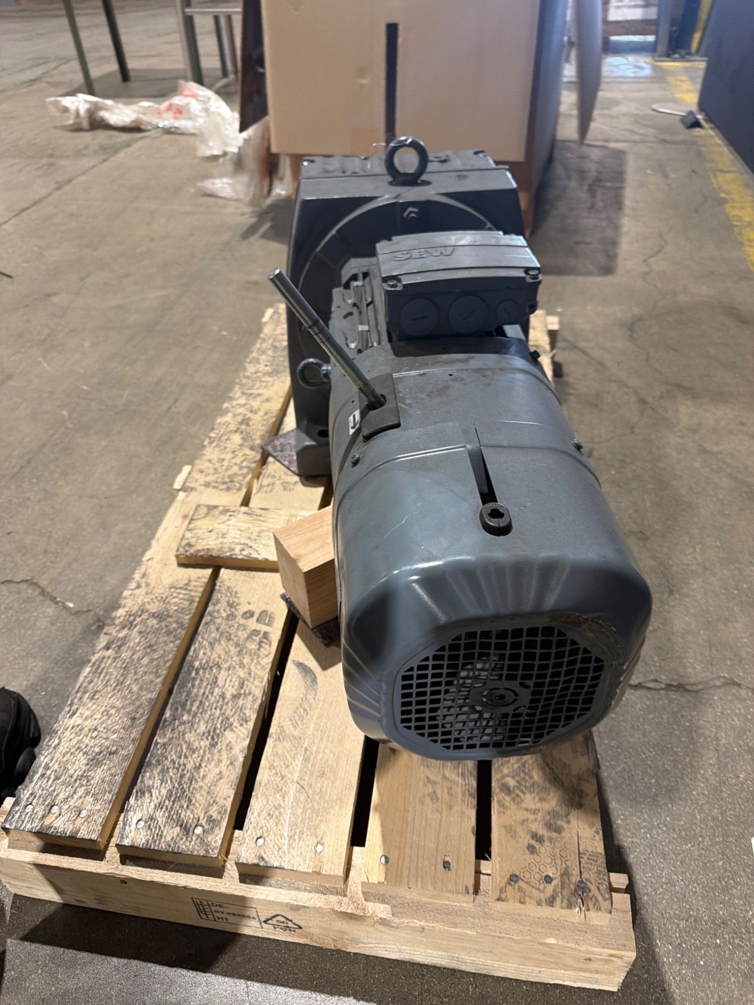 SEW‑EURODRIVE R97 DRL132S4BE11HR/TF/ES7S Helical Gearmotor USED 2
