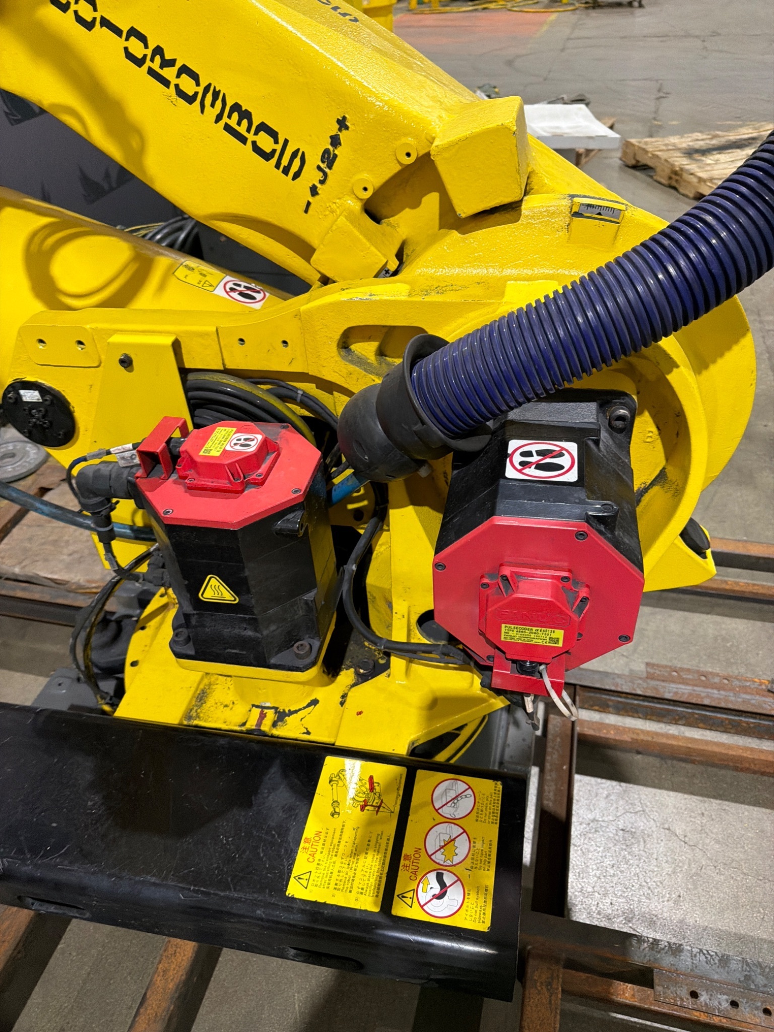 FANUC R‑2000iB/185L Complete w/ R‑30iB and Leoni Dress Pack USED 2