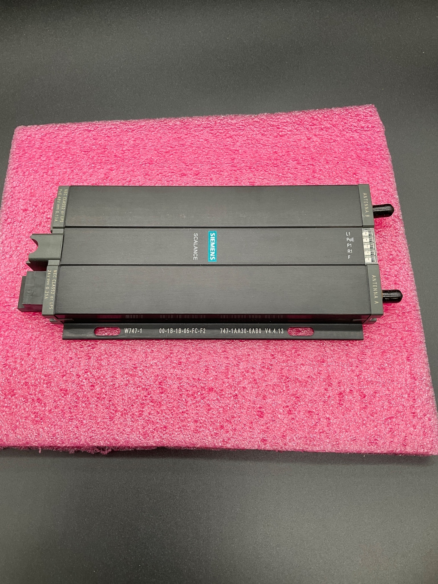 SIEMENS 6GK5747‑1AA30‑6AB0 SCALANCE W747‑1 IWLAN Client Module NEW 1