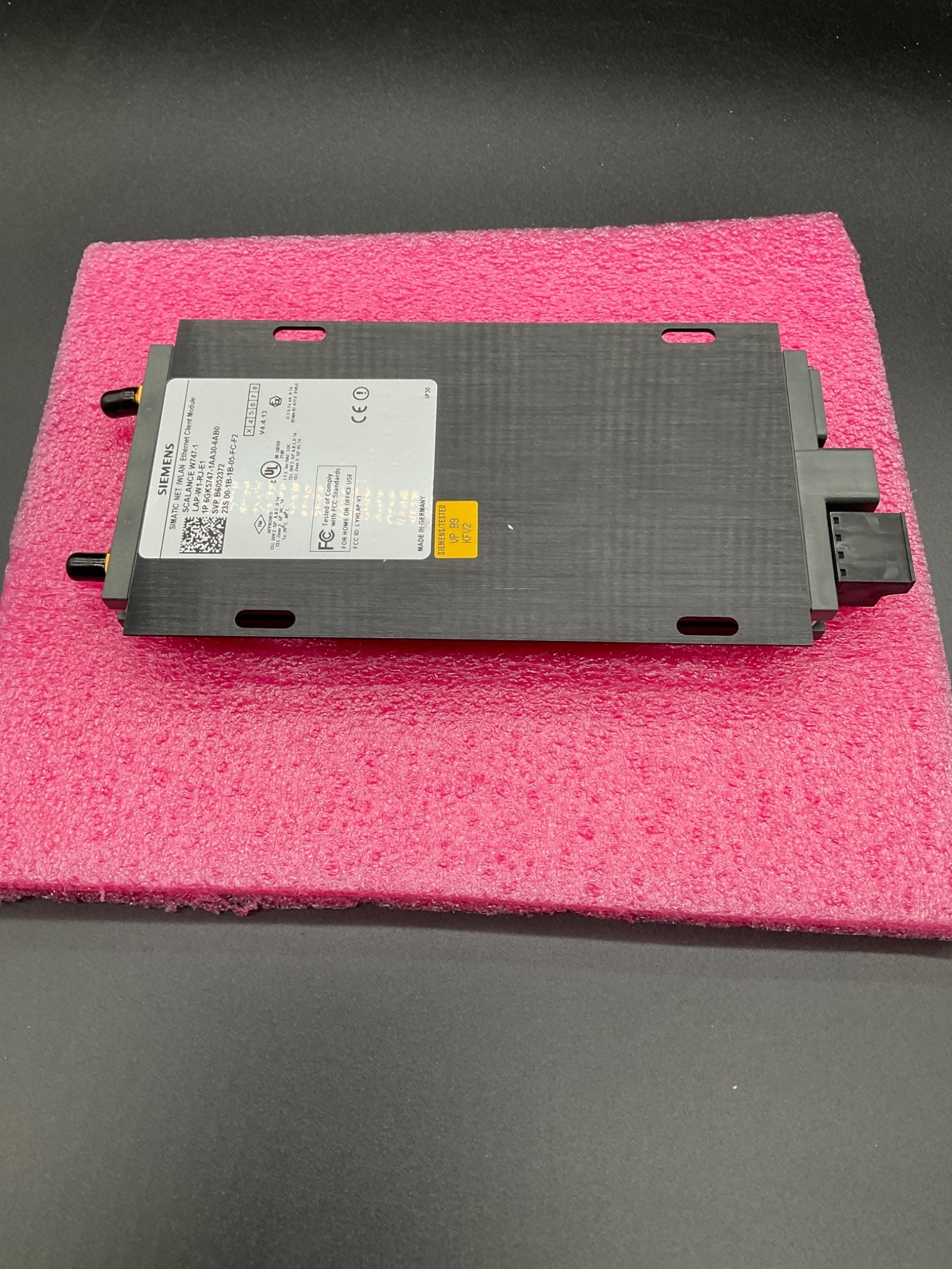 SIEMENS 6GK5747‑1AA30‑6AB0 SCALANCE W747‑1 IWLAN Client Module NEW 4