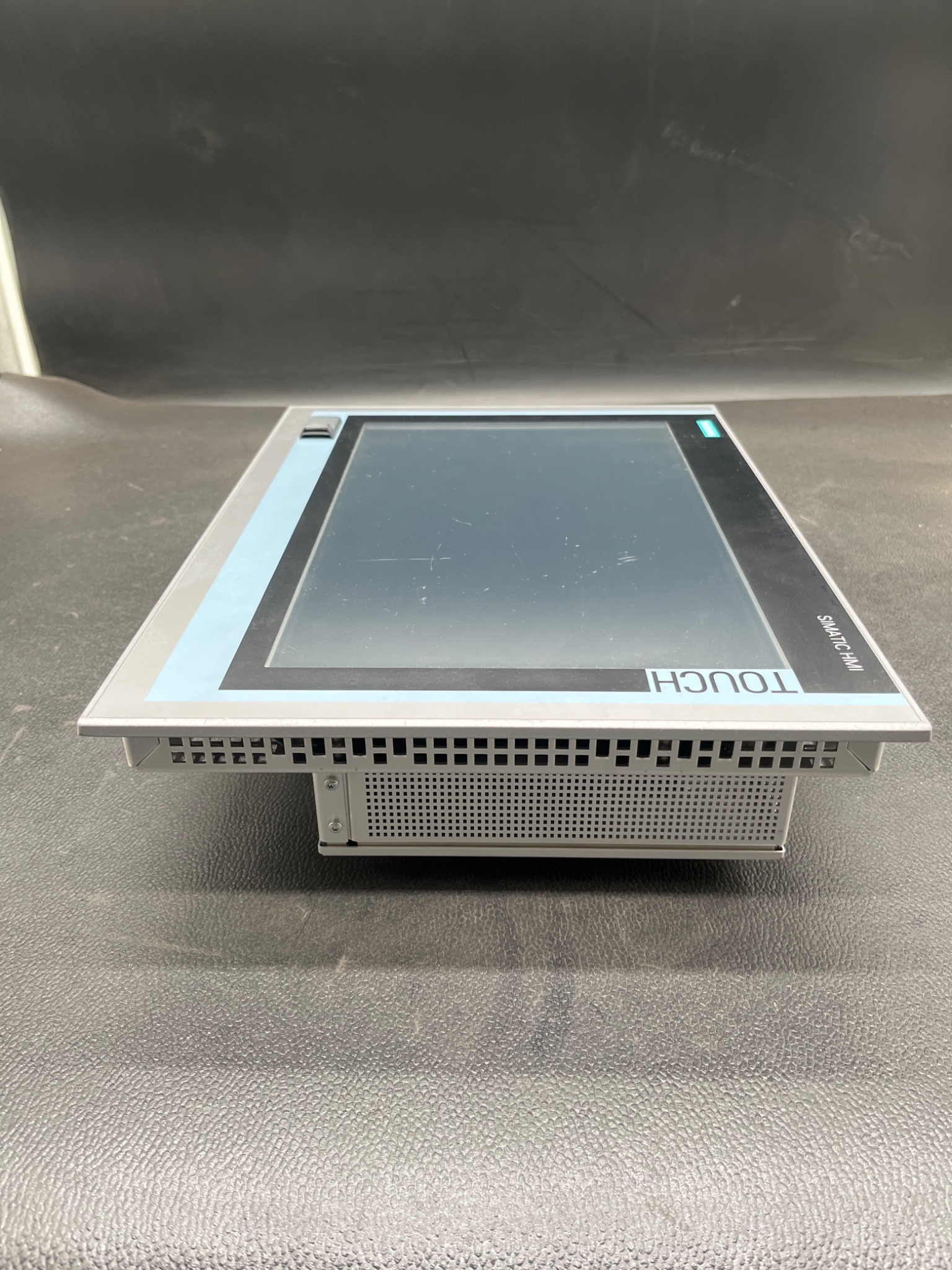 SIEMENS 6AV7240‑6BD07‑0KA0 SIMATIC IPC477 Touch HMI USED 1