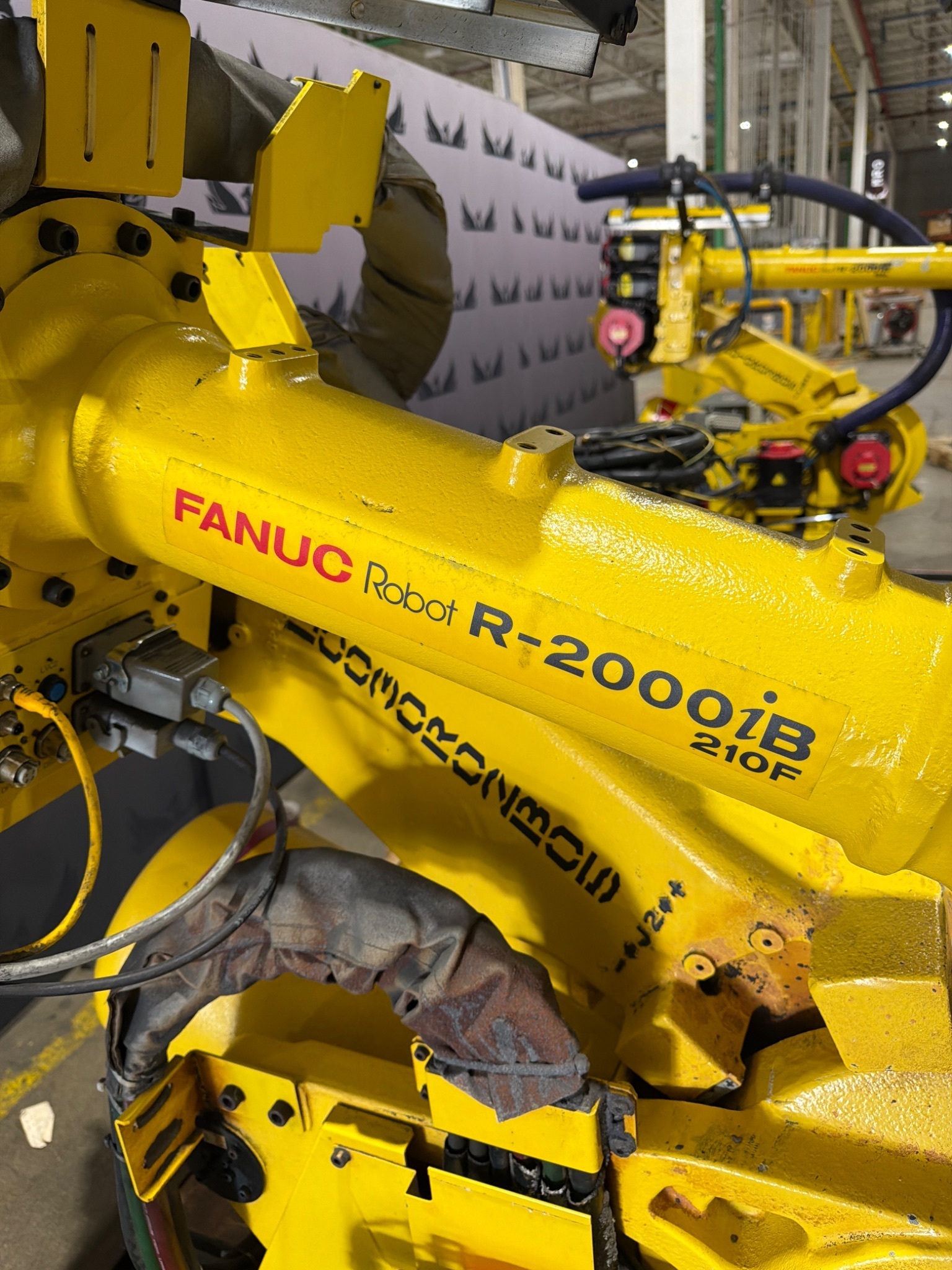 FANUC R‑2000iB/210F Complete with R‑30iB Controller and Leoni Dress Pack USED 7