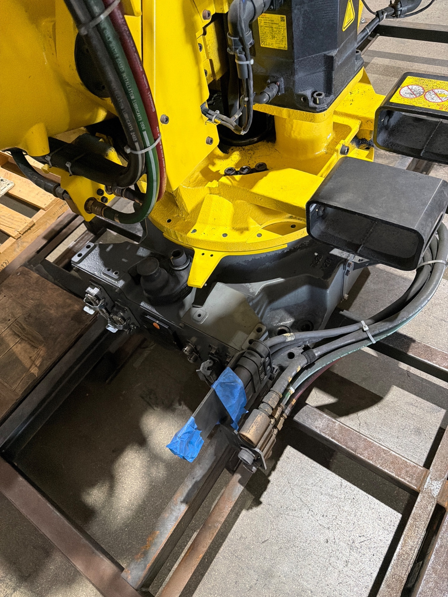 FANUC R‑2000iB/210F Complete with R‑30iB Controller and Leoni Dress Pack USED 9