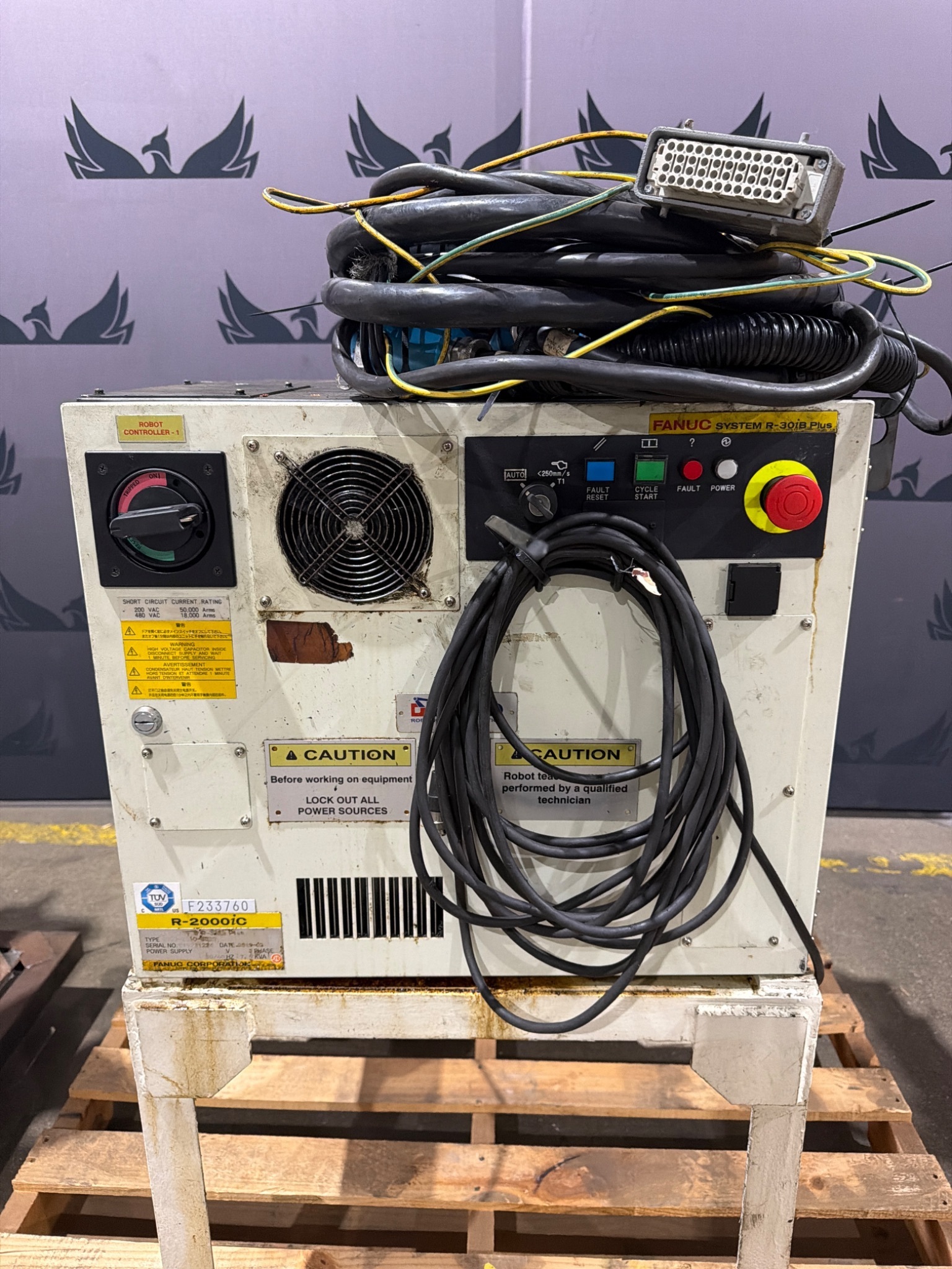 FANUC R‑2000iB/210F Complete with R‑30iB Controller and Leoni Dress Pack USED 11