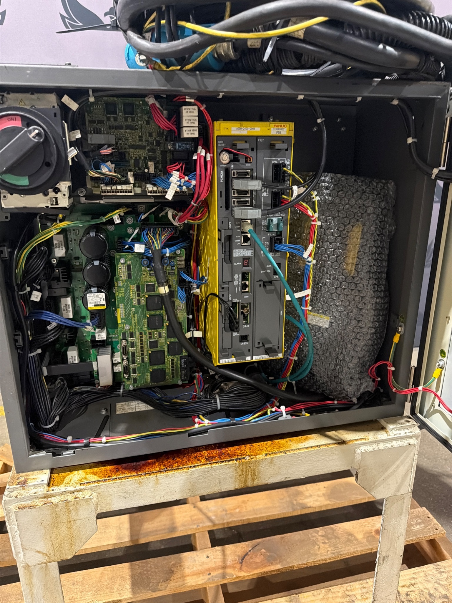 FANUC R‑2000iB/210F Complete with R‑30iB Controller and Leoni Dress Pack USED 15