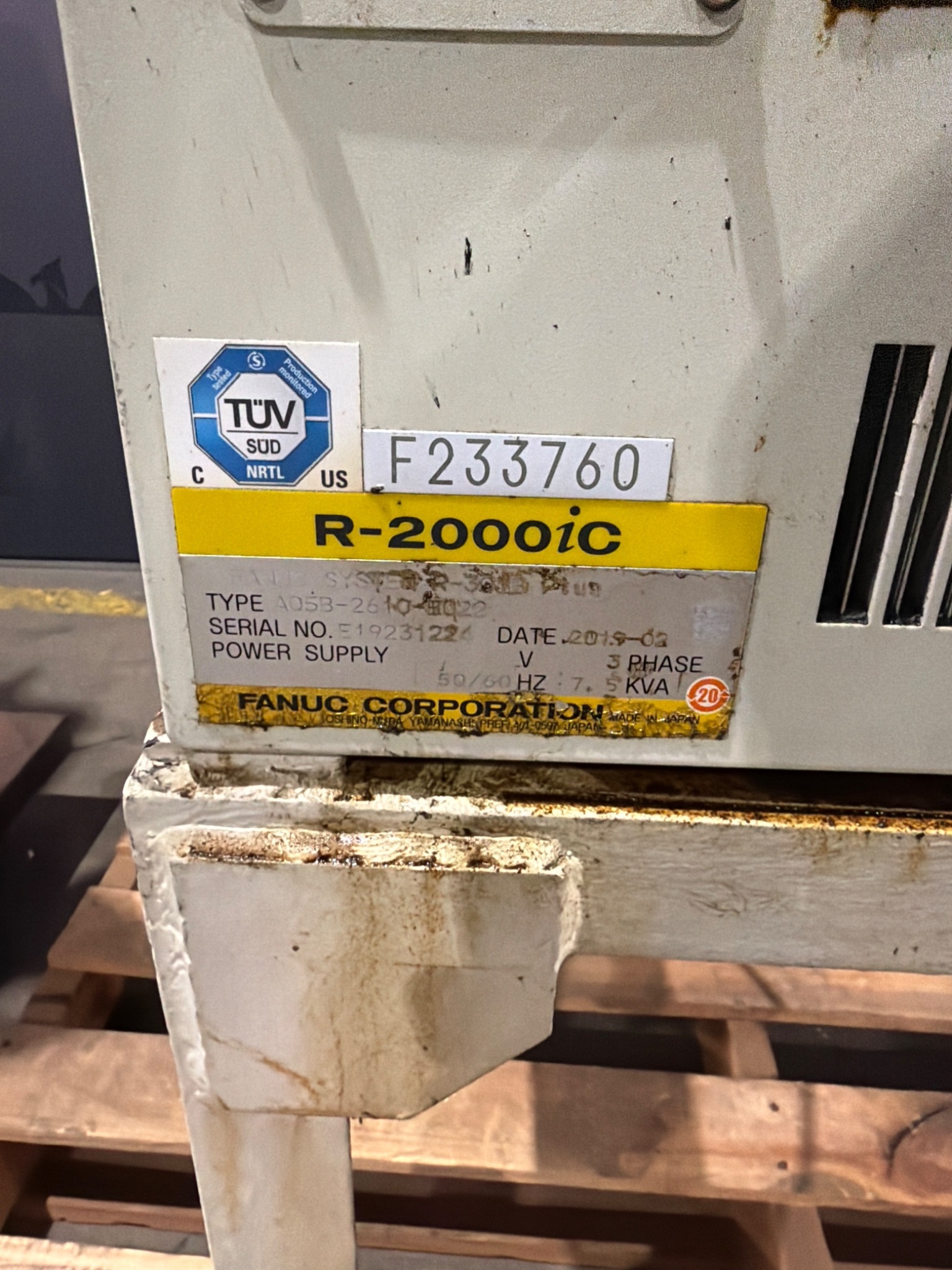 FANUC R‑2000iB/210F Complete with R‑30iB Controller and Leoni Dress Pack USED 18