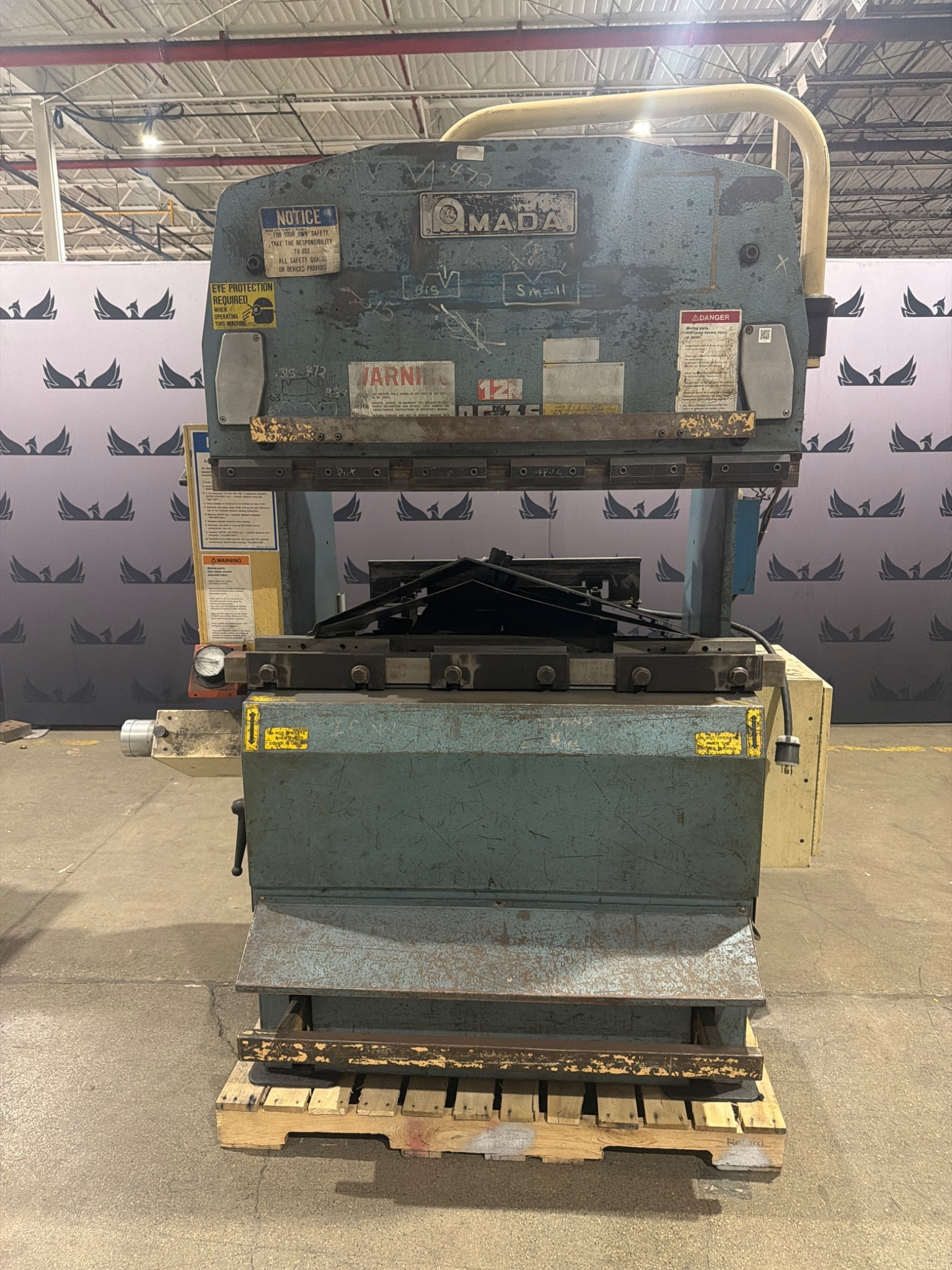 AMADA RG‑35S CNC Press Brake 35 Ton USED 0