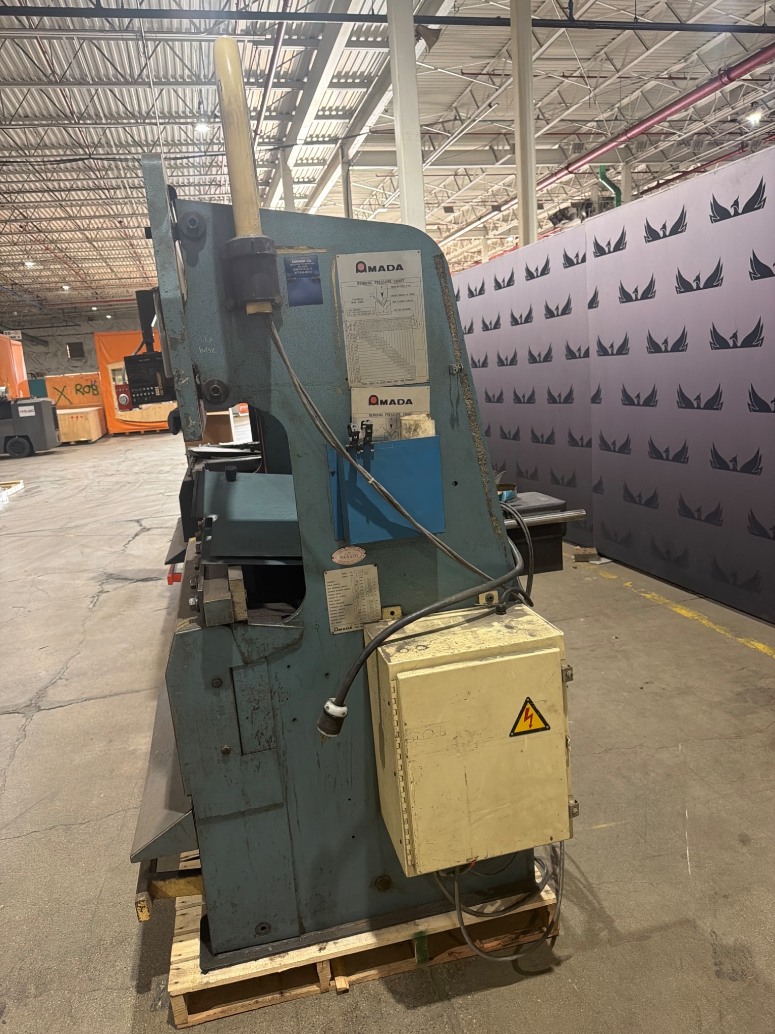 AMADA RG‑35S CNC Press Brake 35 Ton USED 5