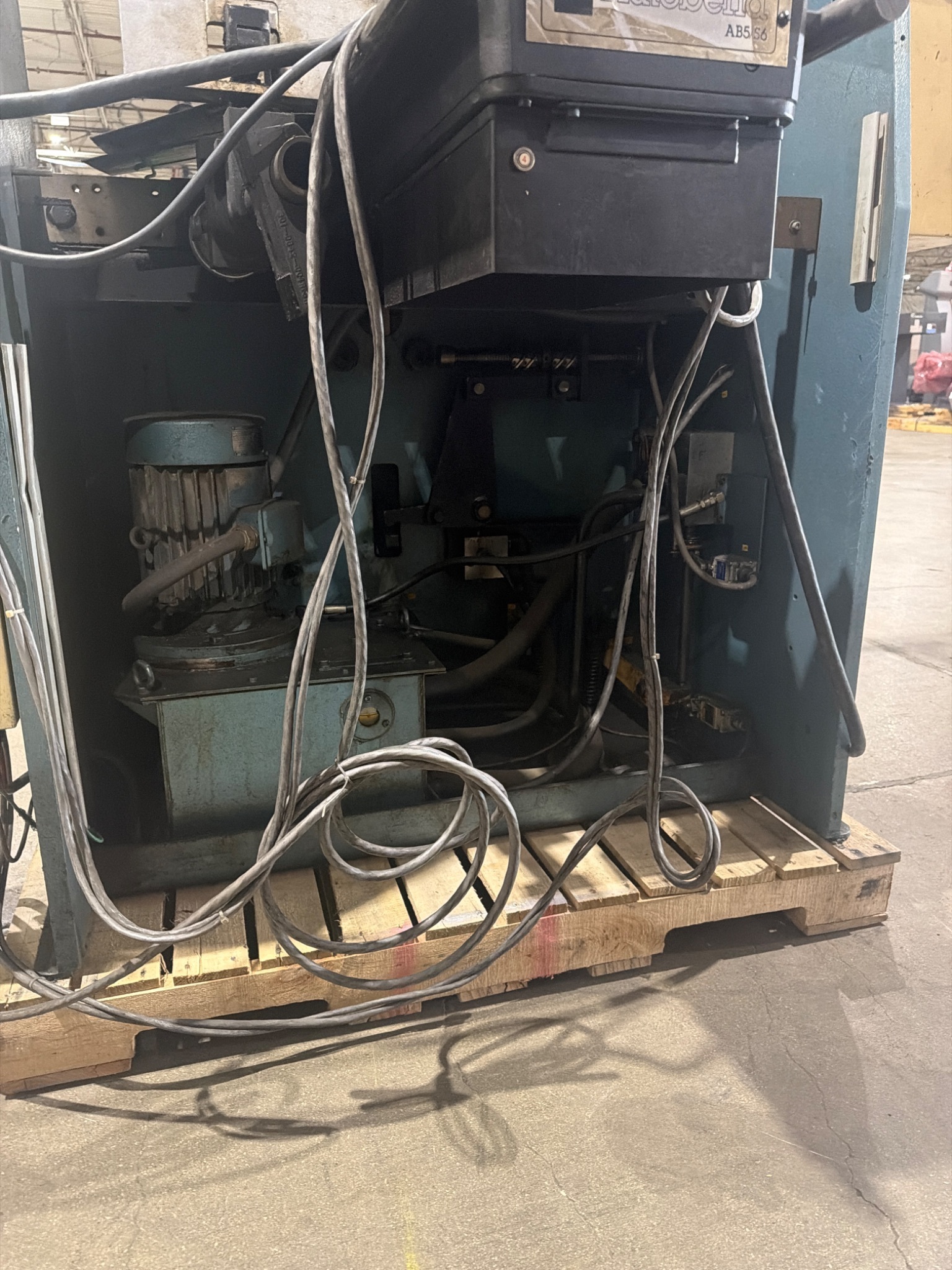 AMADA RG‑35S CNC Press Brake 35 Ton USED 7