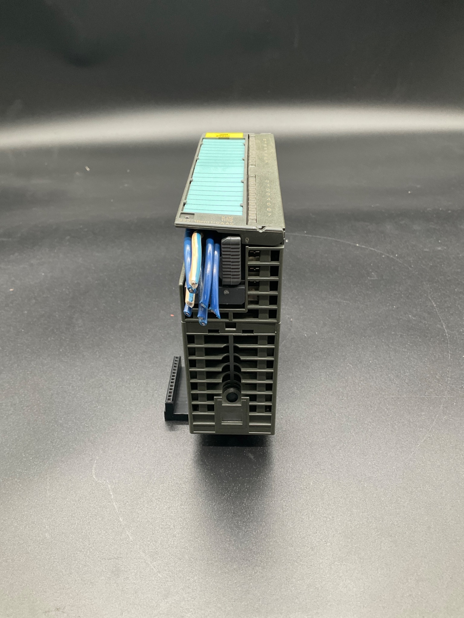 SIEMENS 6ES7 322‑1BH01‑0AA0 SIMATIC S7‑300 Digital Output Module USED 1