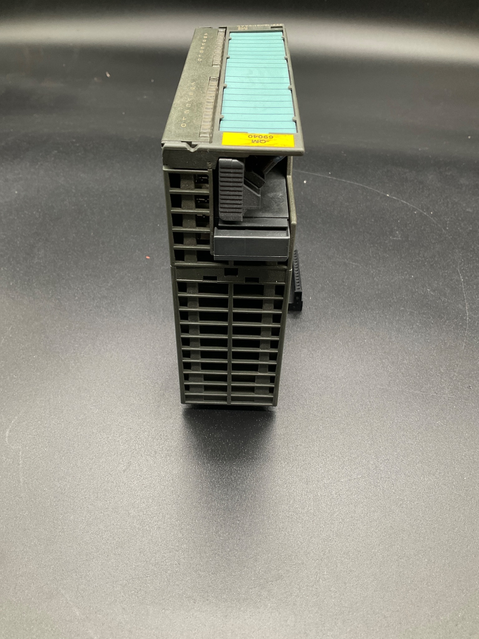 SIEMENS 6ES7 322‑1BH01‑0AA0 SIMATIC S7‑300 Digital Output Module USED 2