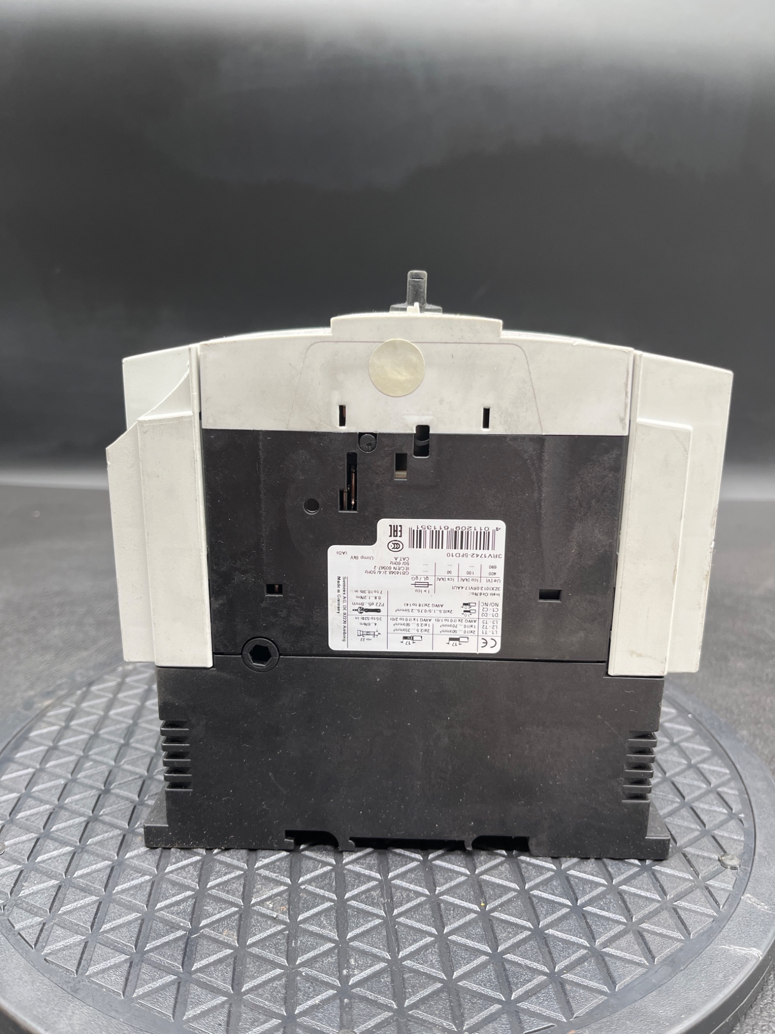 SIEMENS 3RV1742‑5FD10 Motor Protection Circuit Breaker USED 2