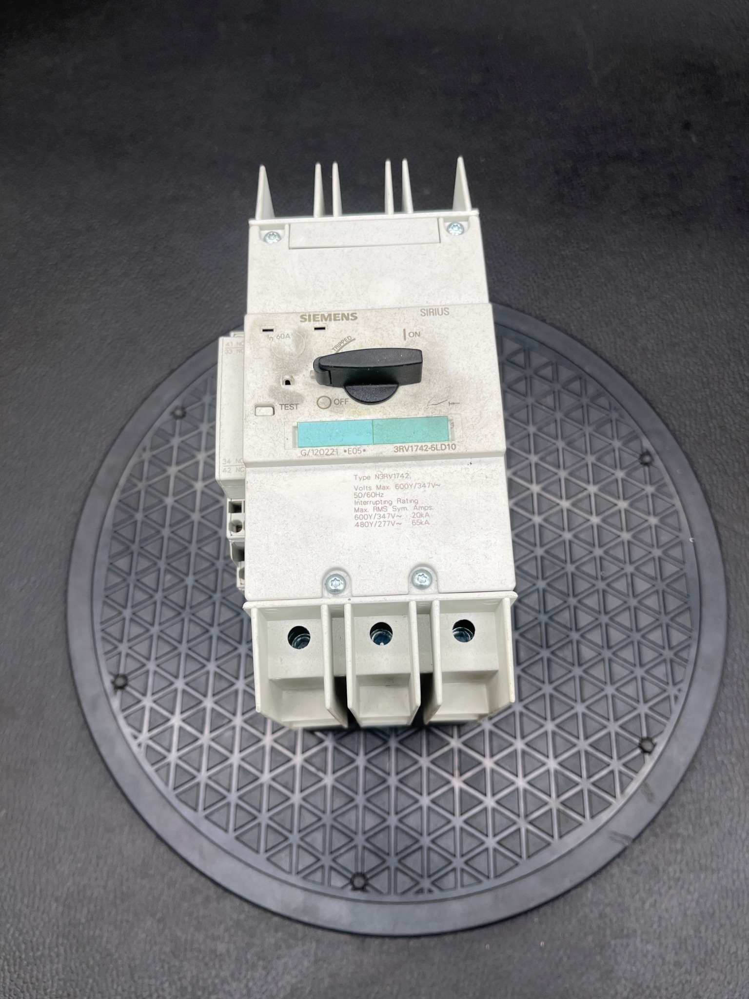 SIEMENS 3RV1742‑5LD10 Motor Protection Circuit Breaker USED 0