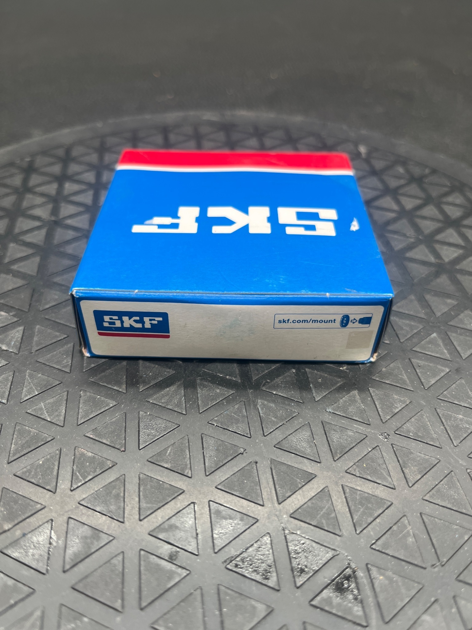 SKF 6207 Deep Groove Ball Bearing NEW 3