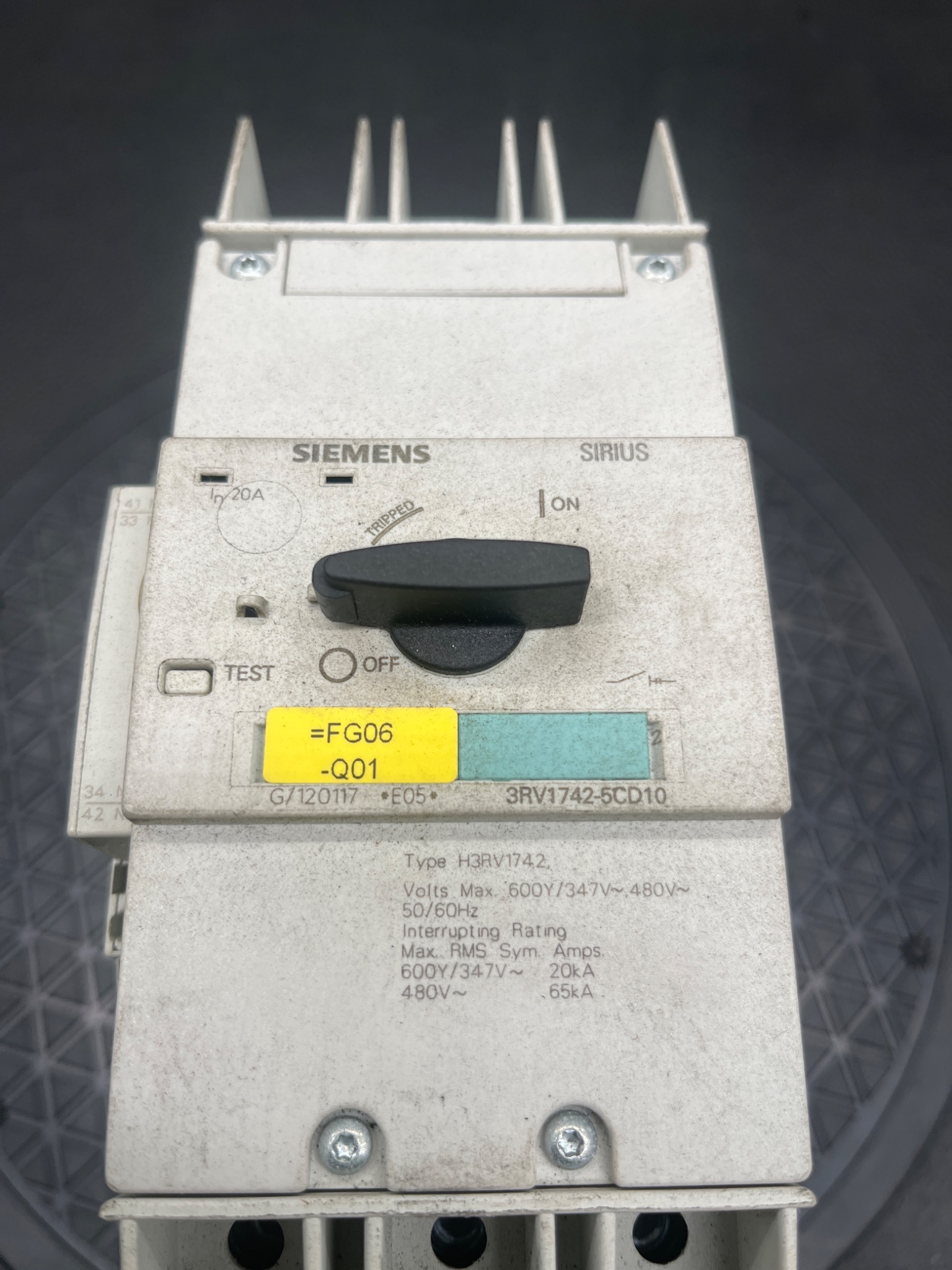 SIEMENS 3RV1742‑5CD10 Motor Protection Circuit Breaker USED 5