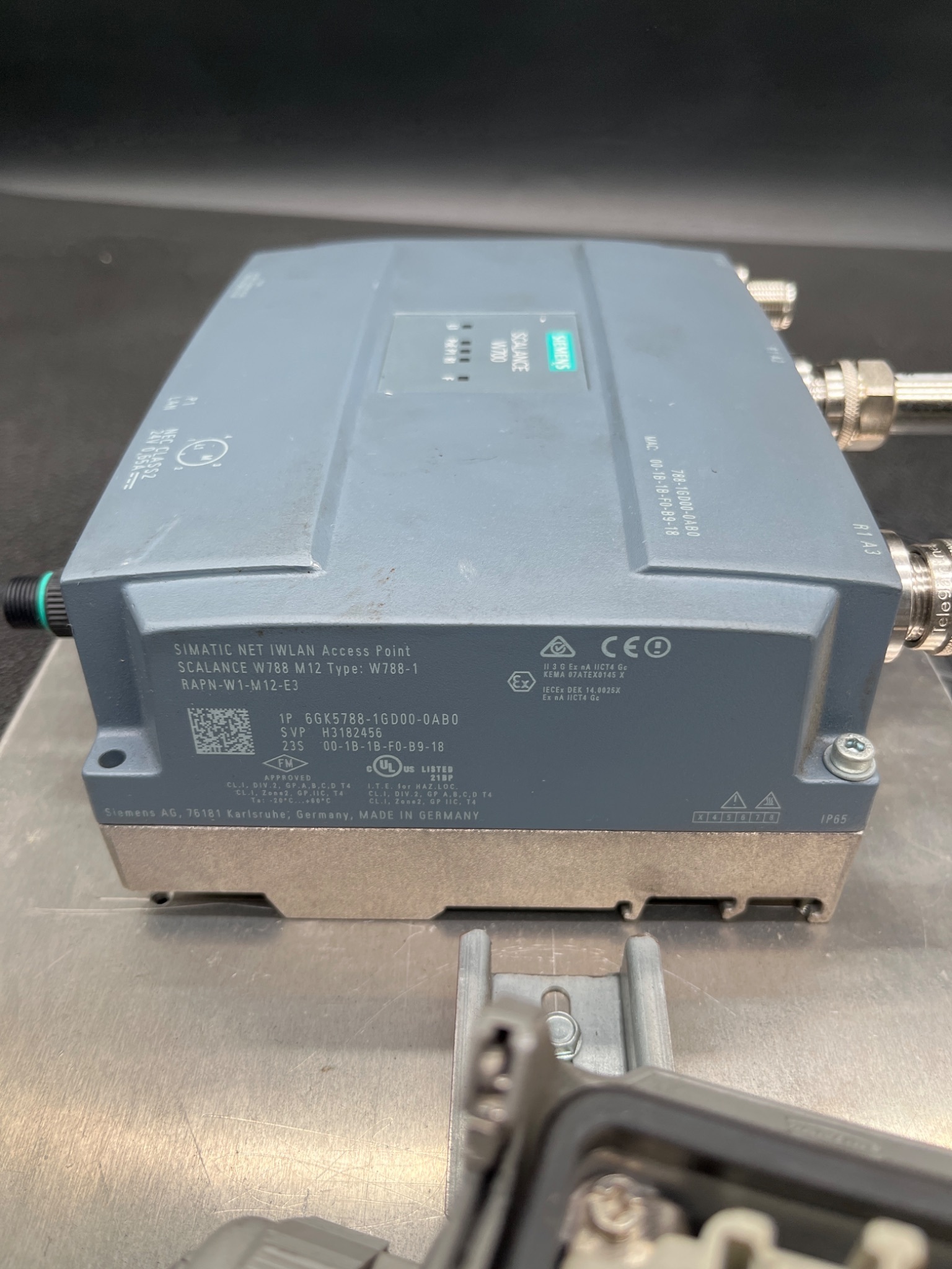 SIEMENS 6GK5788‑1GD00‑0AB0 SCALANCE W788‑1 IWLAN Access Point USED 5